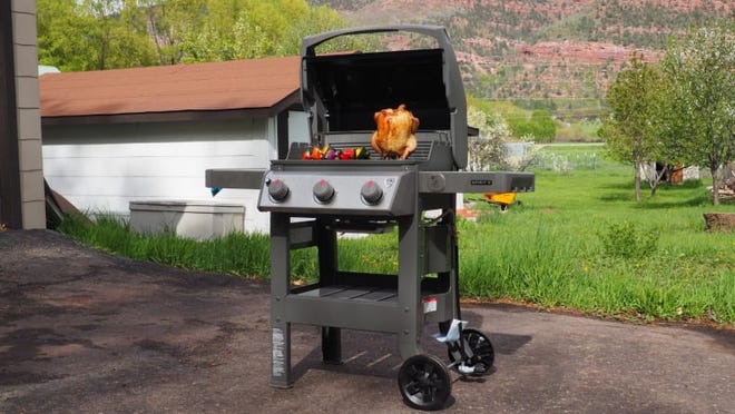 Isoleren Brengen verwijderen Weber Spirit II E-310: Our favorite grill just went on sale at Best Buy