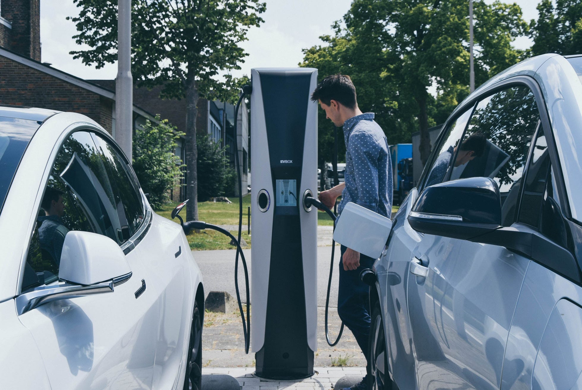 Electric car charging stations Will Biden plan for 500K jolt EVs?