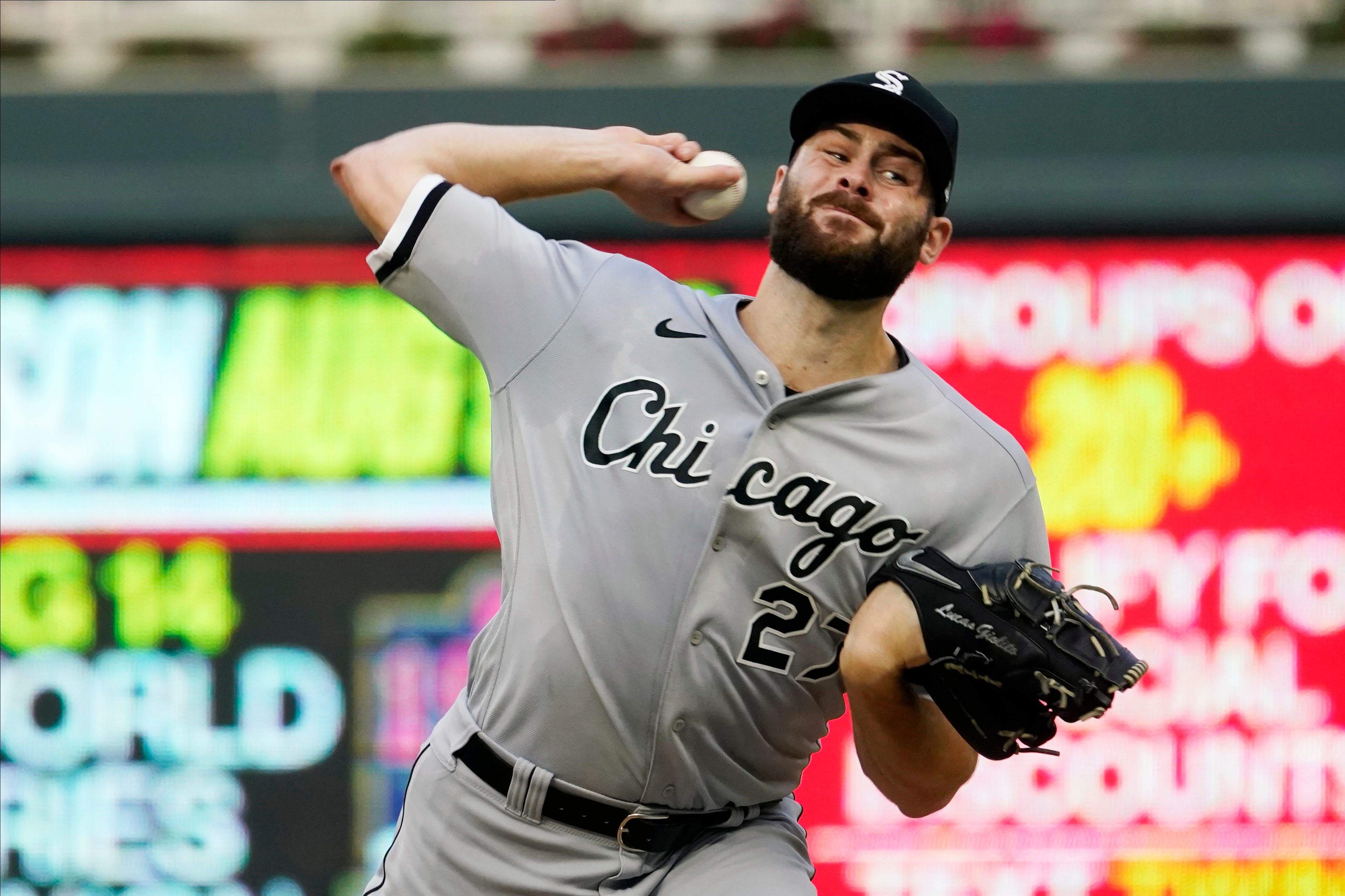 MLB at Field of Dreams: Lucas Giolito pitches to 'Shoeless' Joe