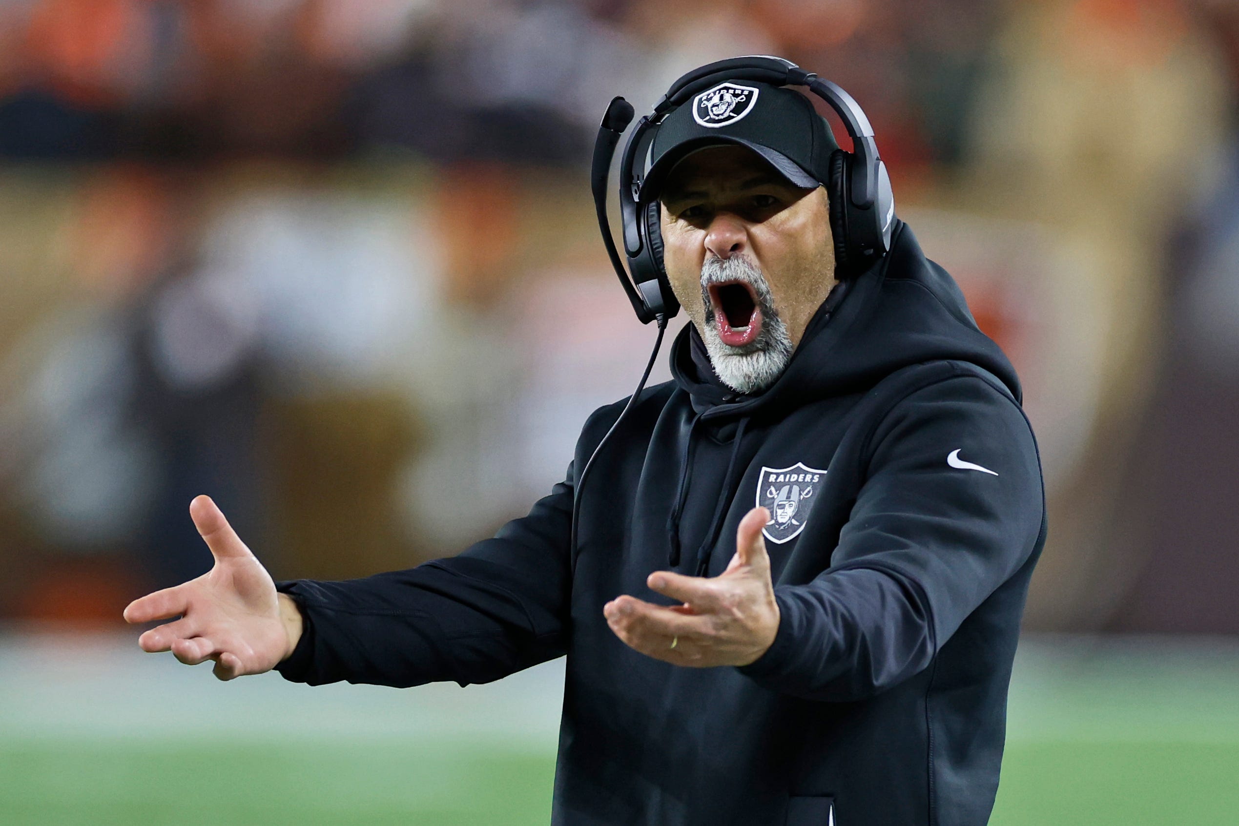 Packers working to seal deal with special teams coach Rich Bisaccia