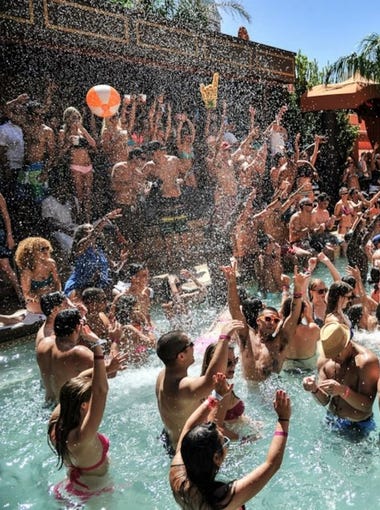 Sunbathing Nudist Camp - Guide: Adult, topless pools in Las Vegas
