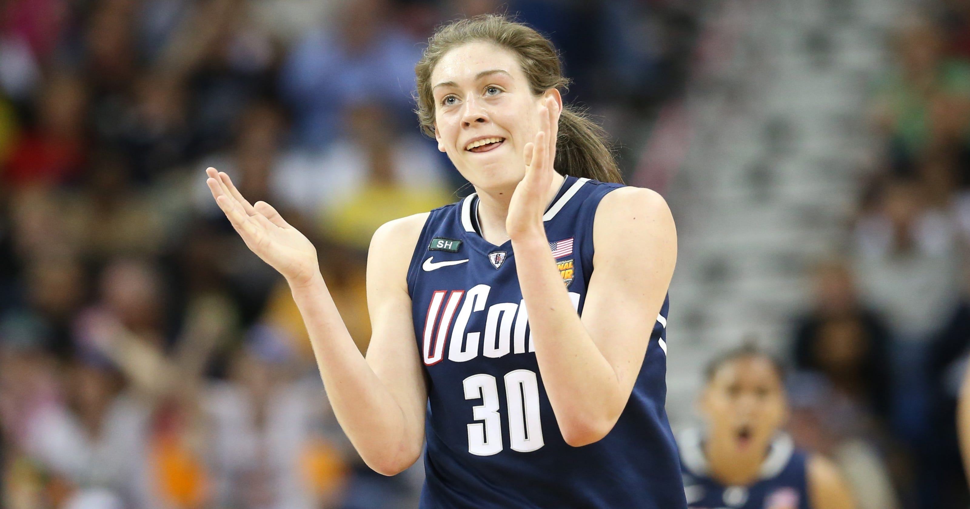 Freshman Breanna Stewart takes charge for Connecticut