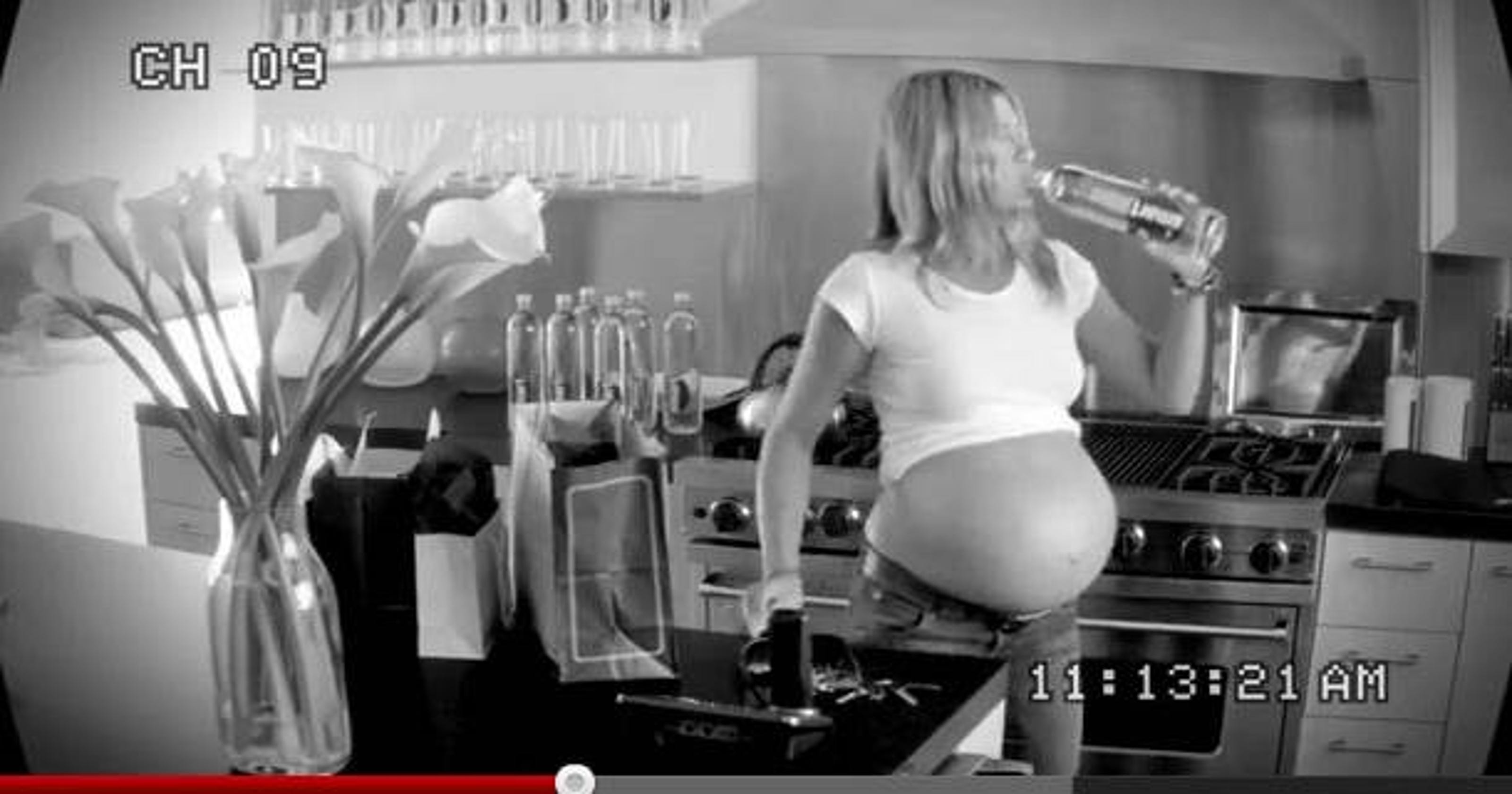 Jennifer Aniston Gets Pregnant With Triples For Smartwater
