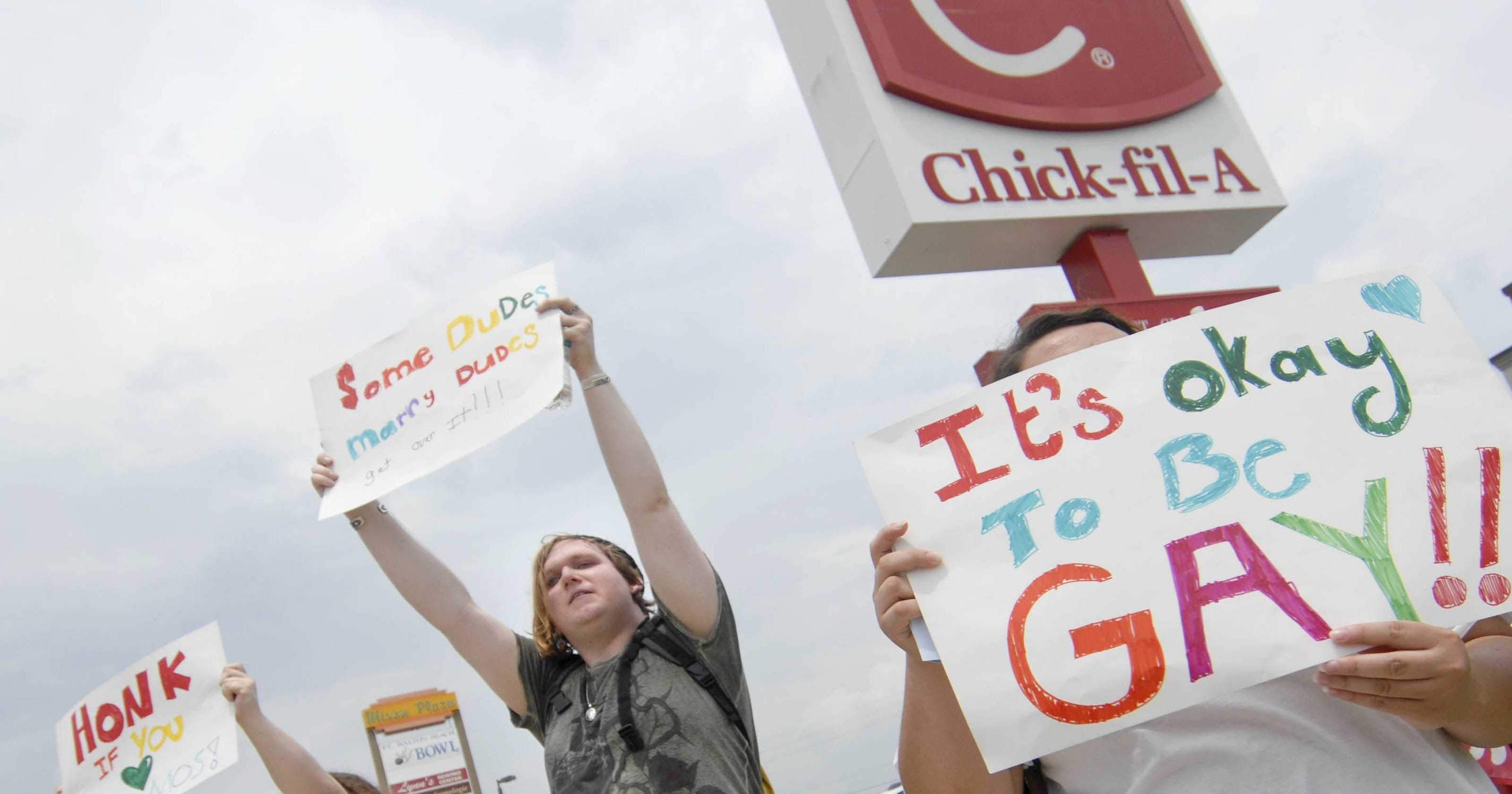Reports ChickfilA to stop funding antigay groups