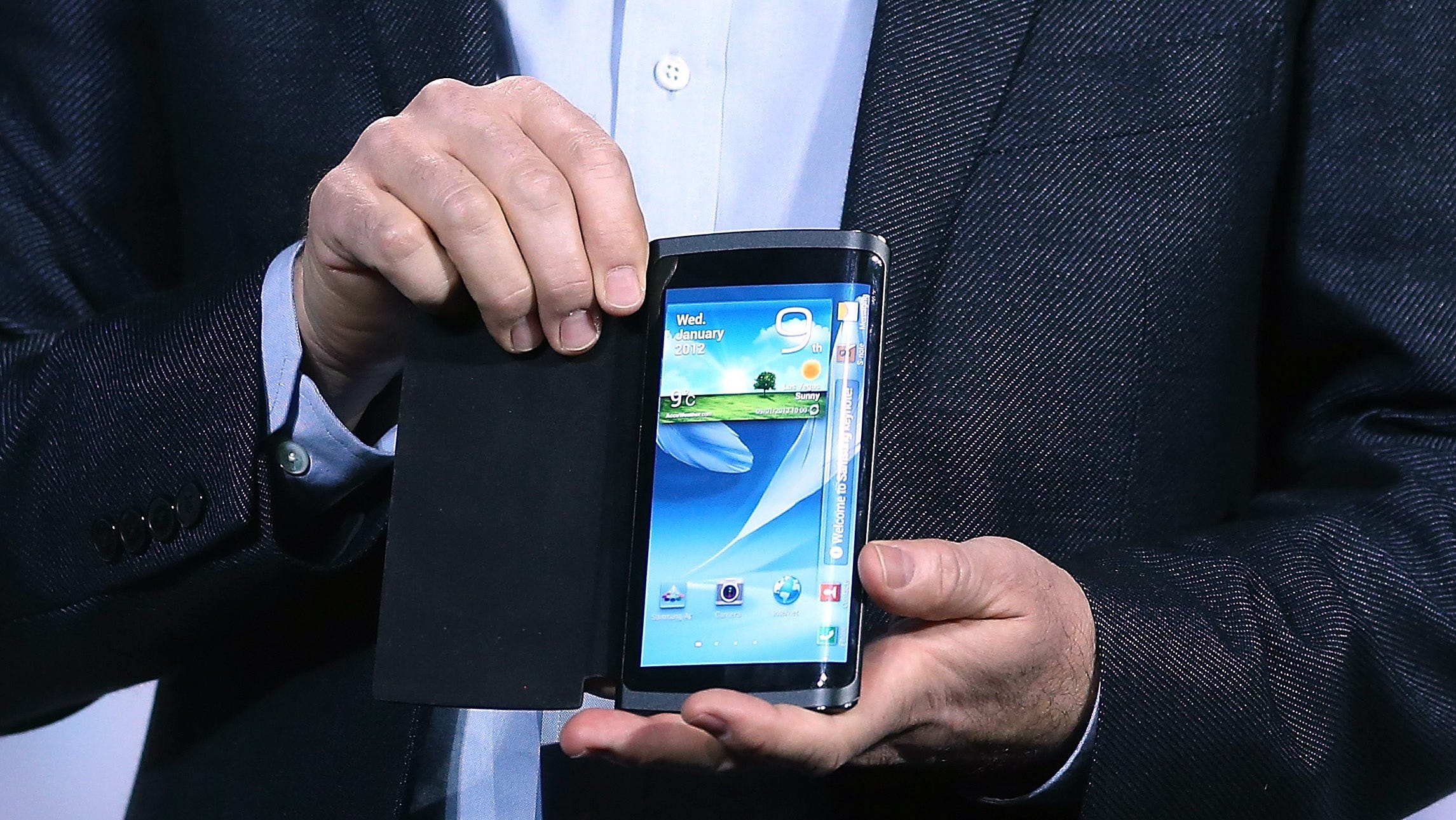 Samsung с изогнутым экраном смартфон