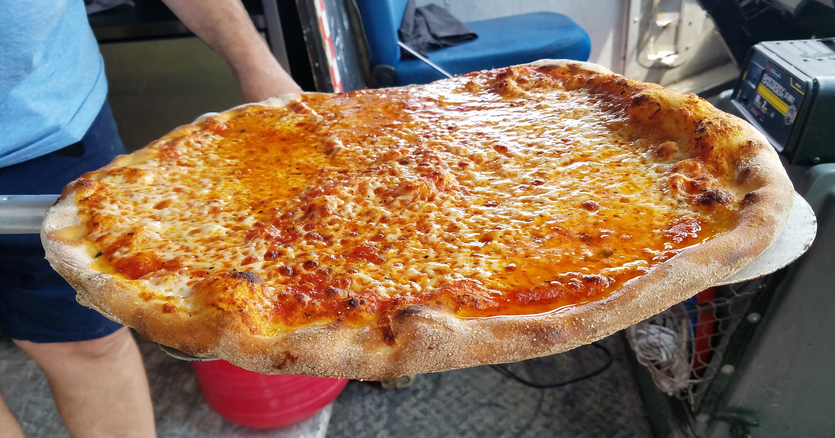 What are the most authentic pizza slices in Evansville?