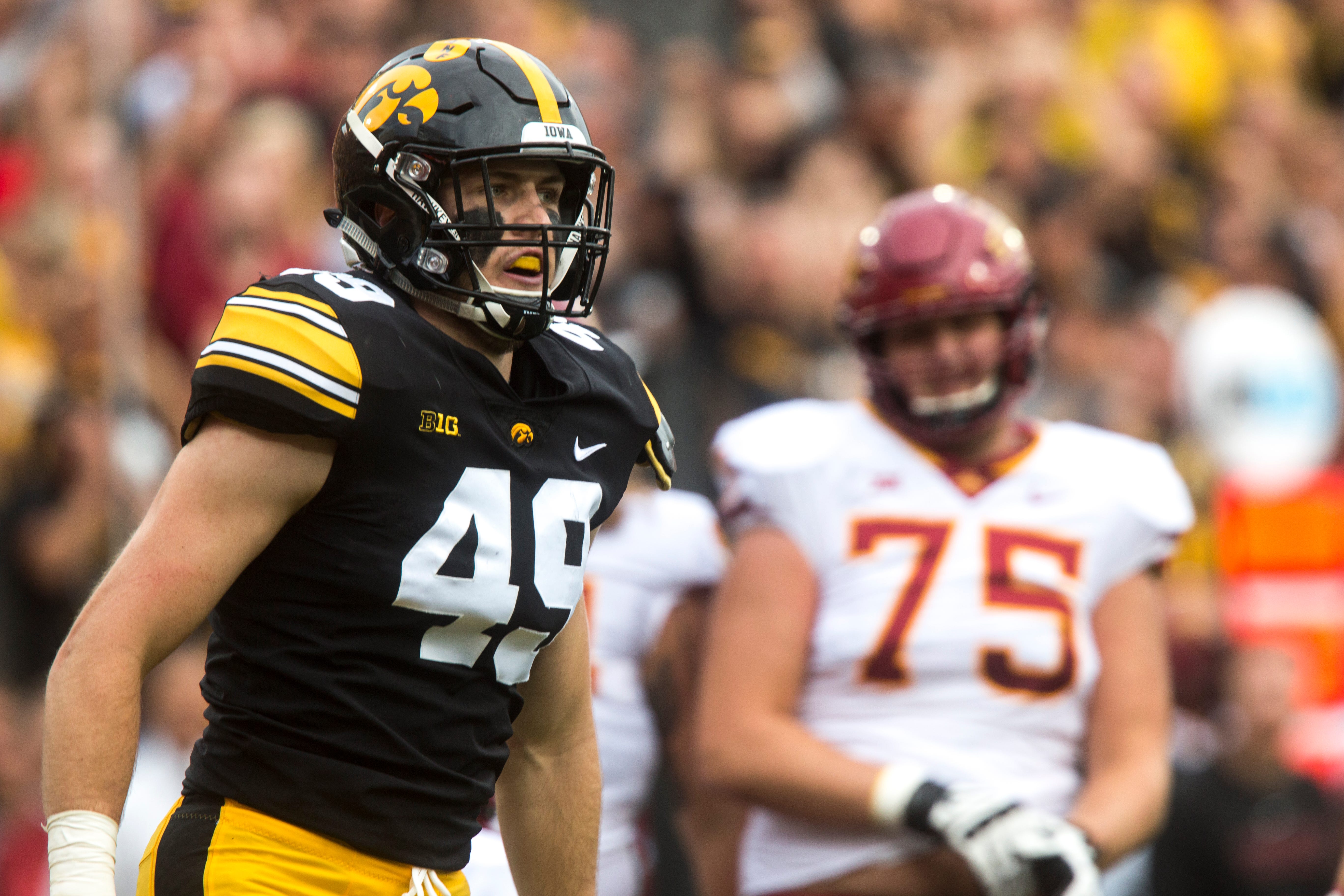 Iowa Football: Hawkeyes Linebacker Nick Niemann Out With Leg Injury ...