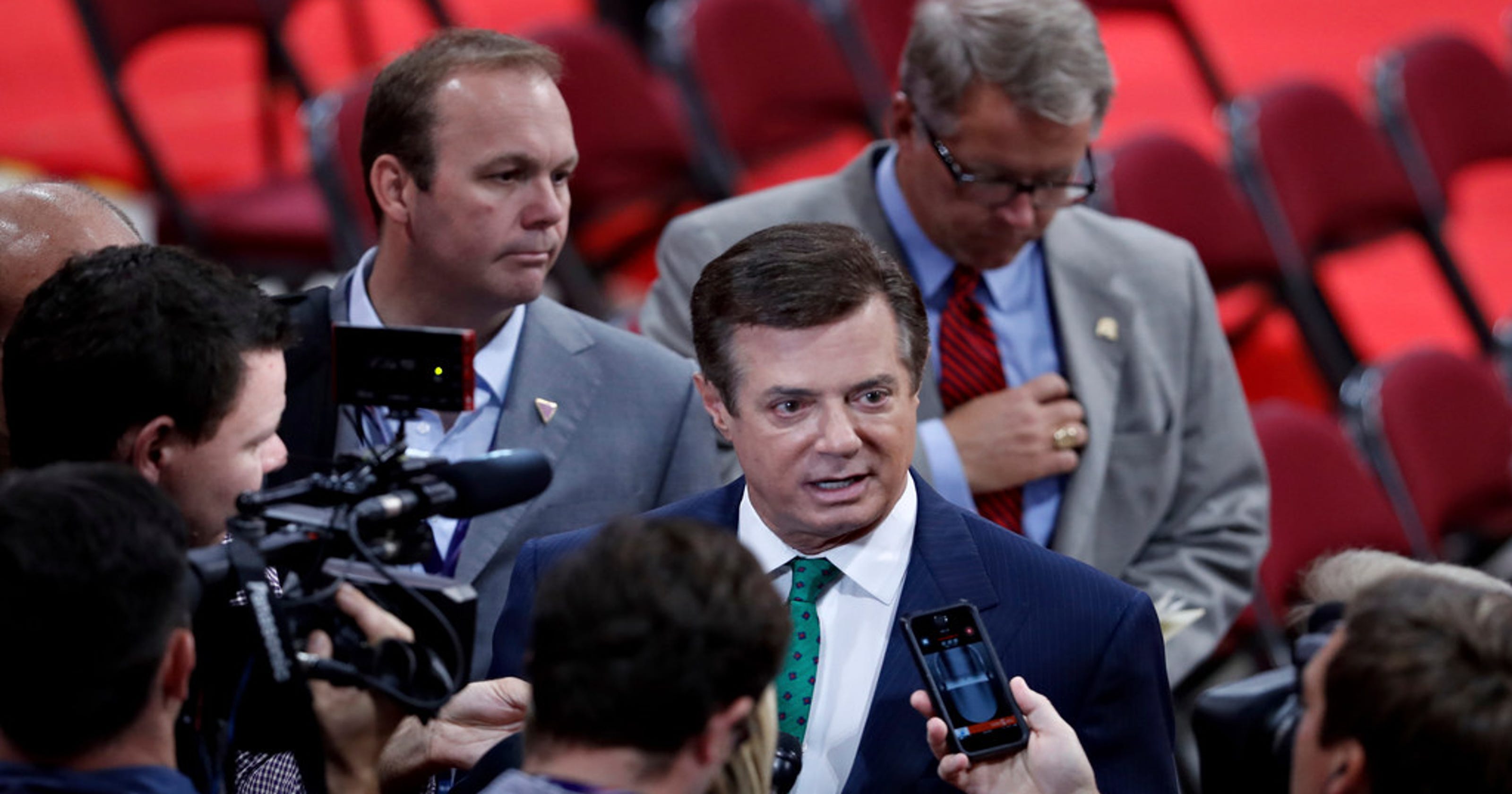 Plea Deal Surprise For Trump Manafort Agreed To Cooperate With Mueller