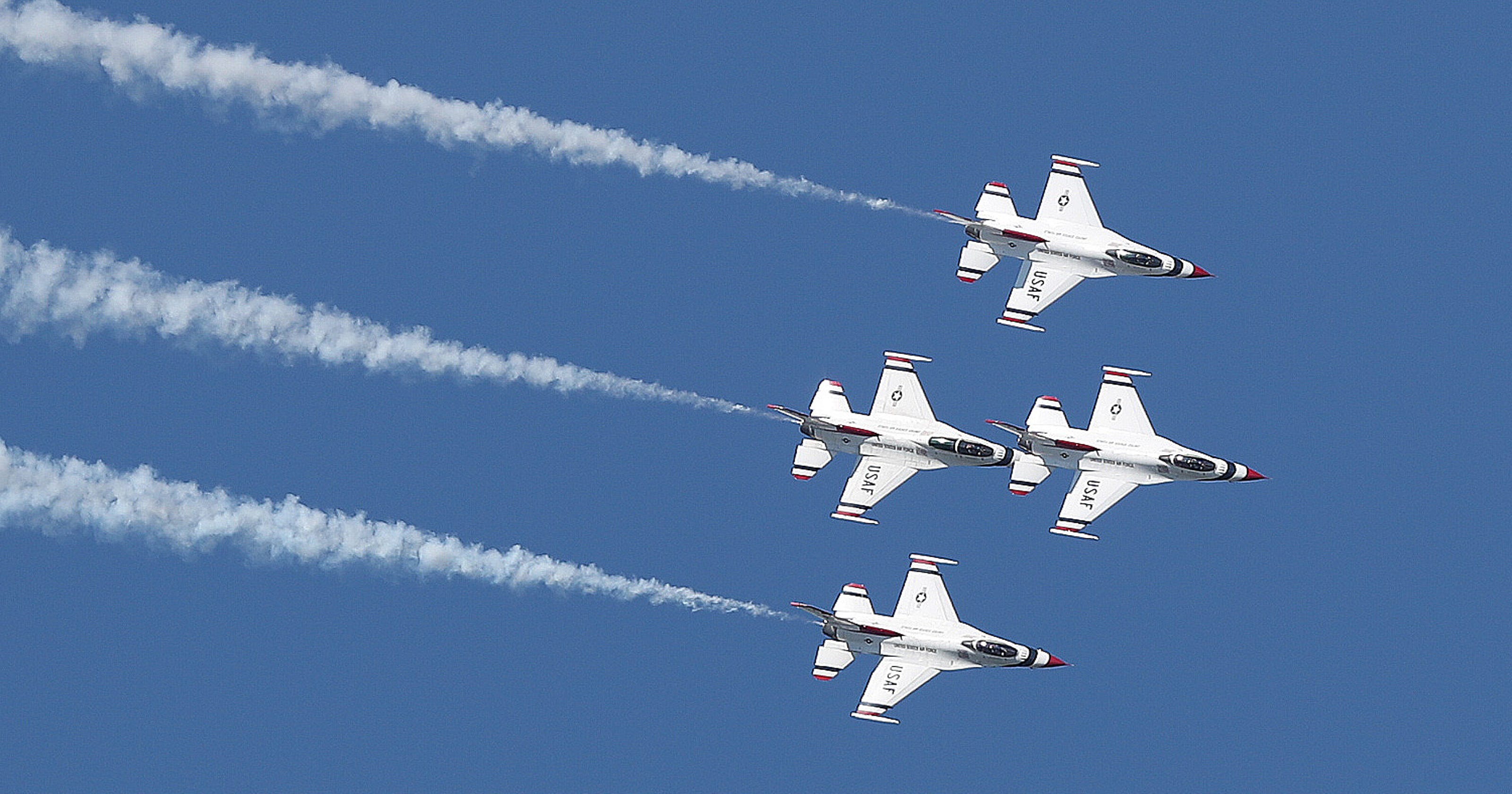 Thunderbirds soar at NY Air Show