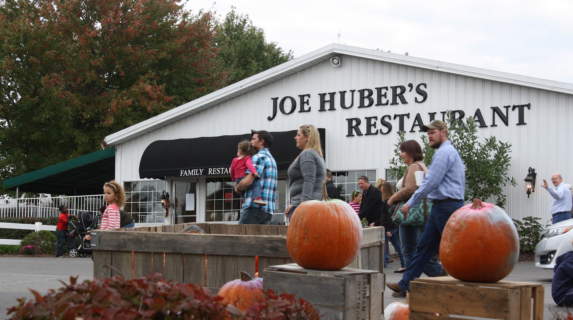 Huber's Orchards Winery & Vineyard in Indiana to remain open