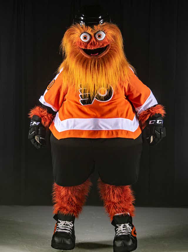 Flyers Gritty Gets A Philadelphia Style Welcome Filled With Insults