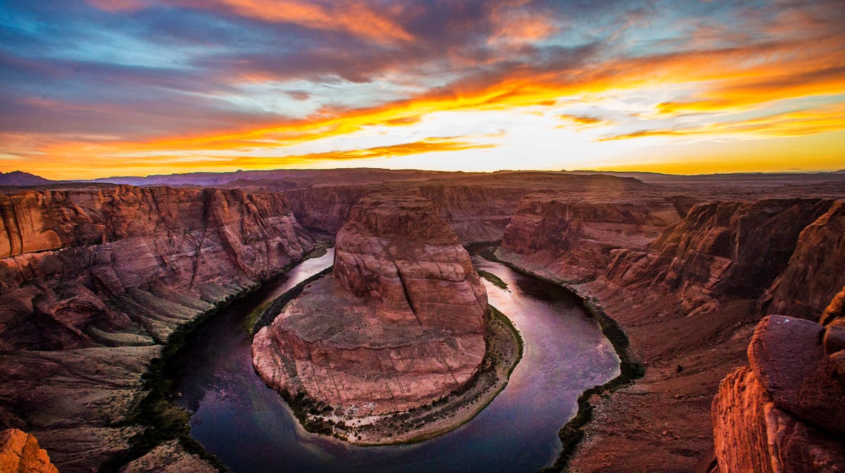 Why is Horseshoe Bend so famous? How to enjoy the breathtaking view