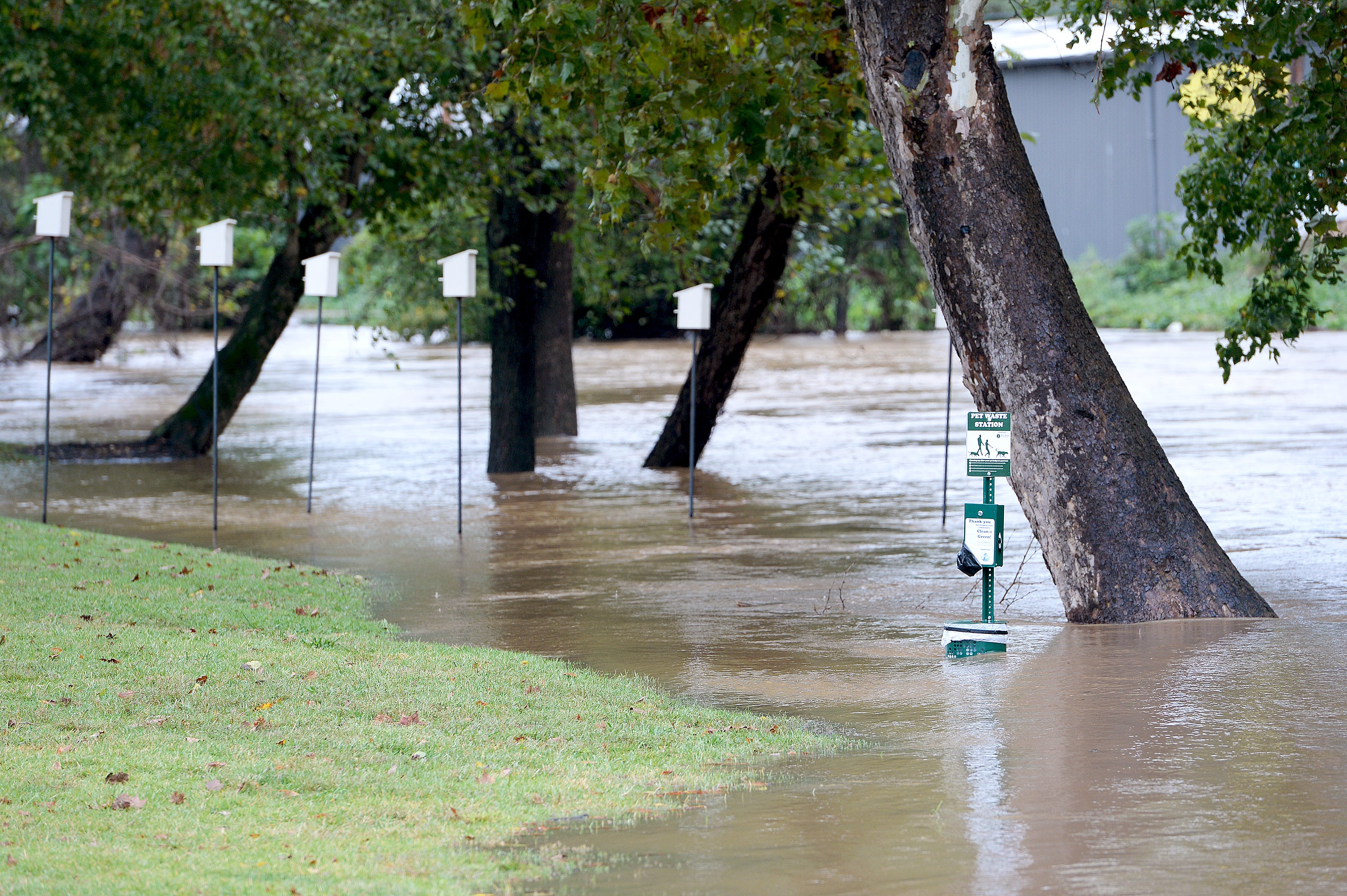 Asheville Flooding Which Roads Are Closed In WNC Right Now   2b2d63cb D874 4456 Ac15 C28ec023bb55 Swannanoa Flooding 041.JPG