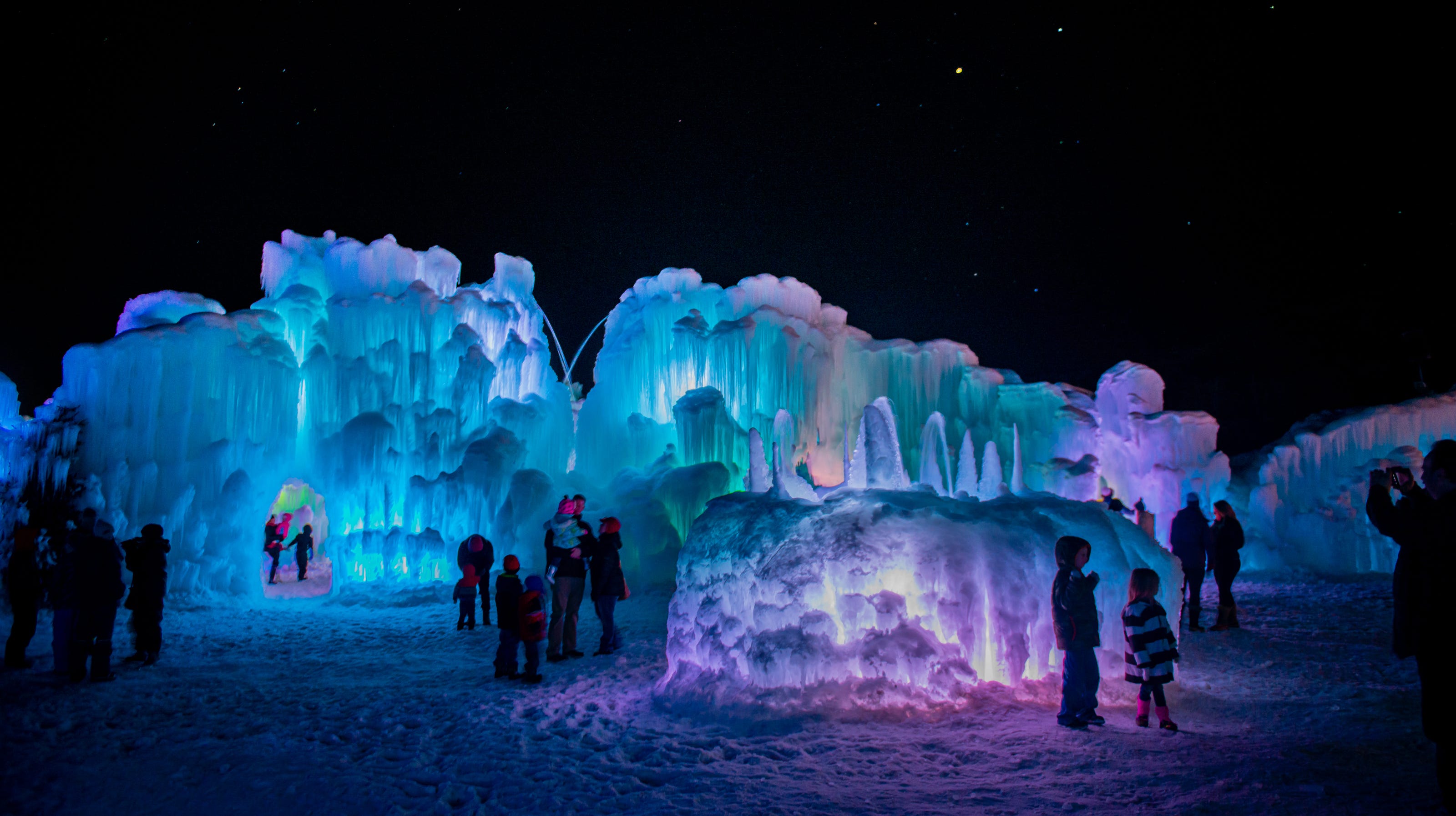 Ice Castles coming to Lake Geneva this winter