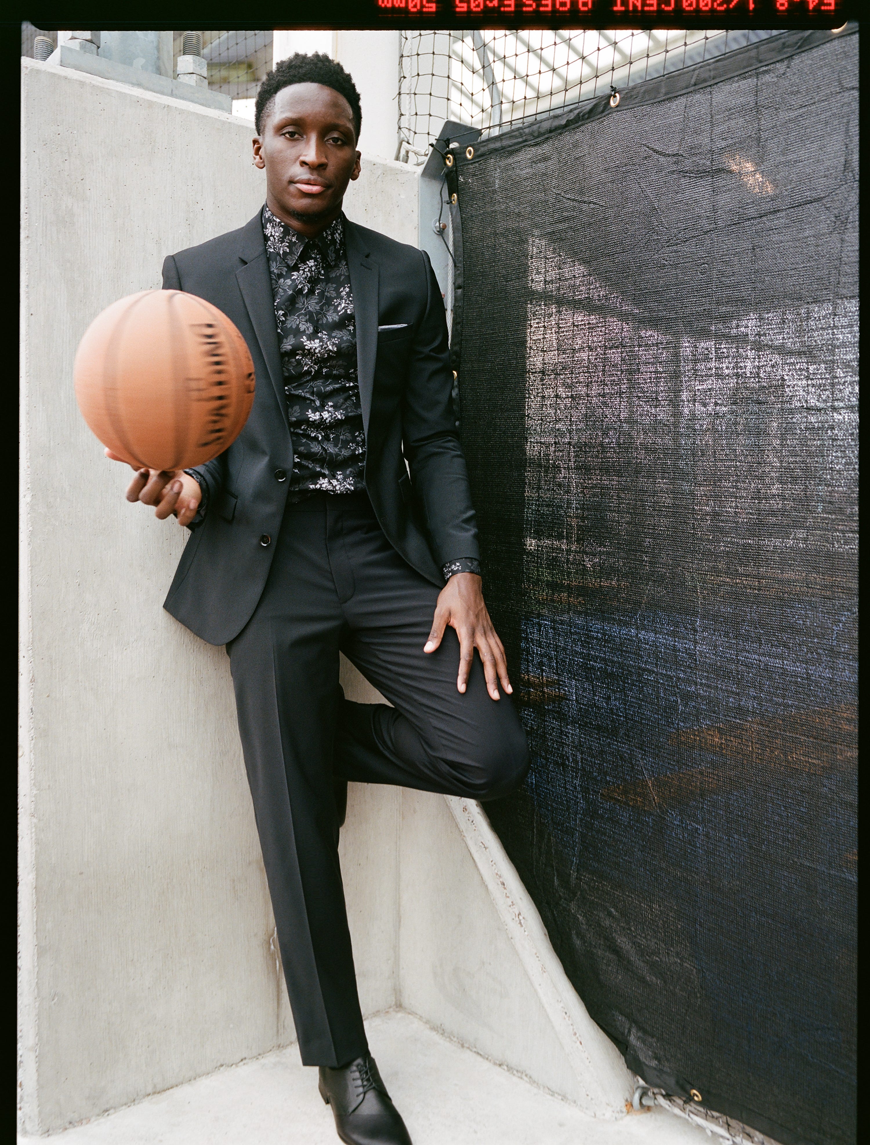 victor oladipo express suit