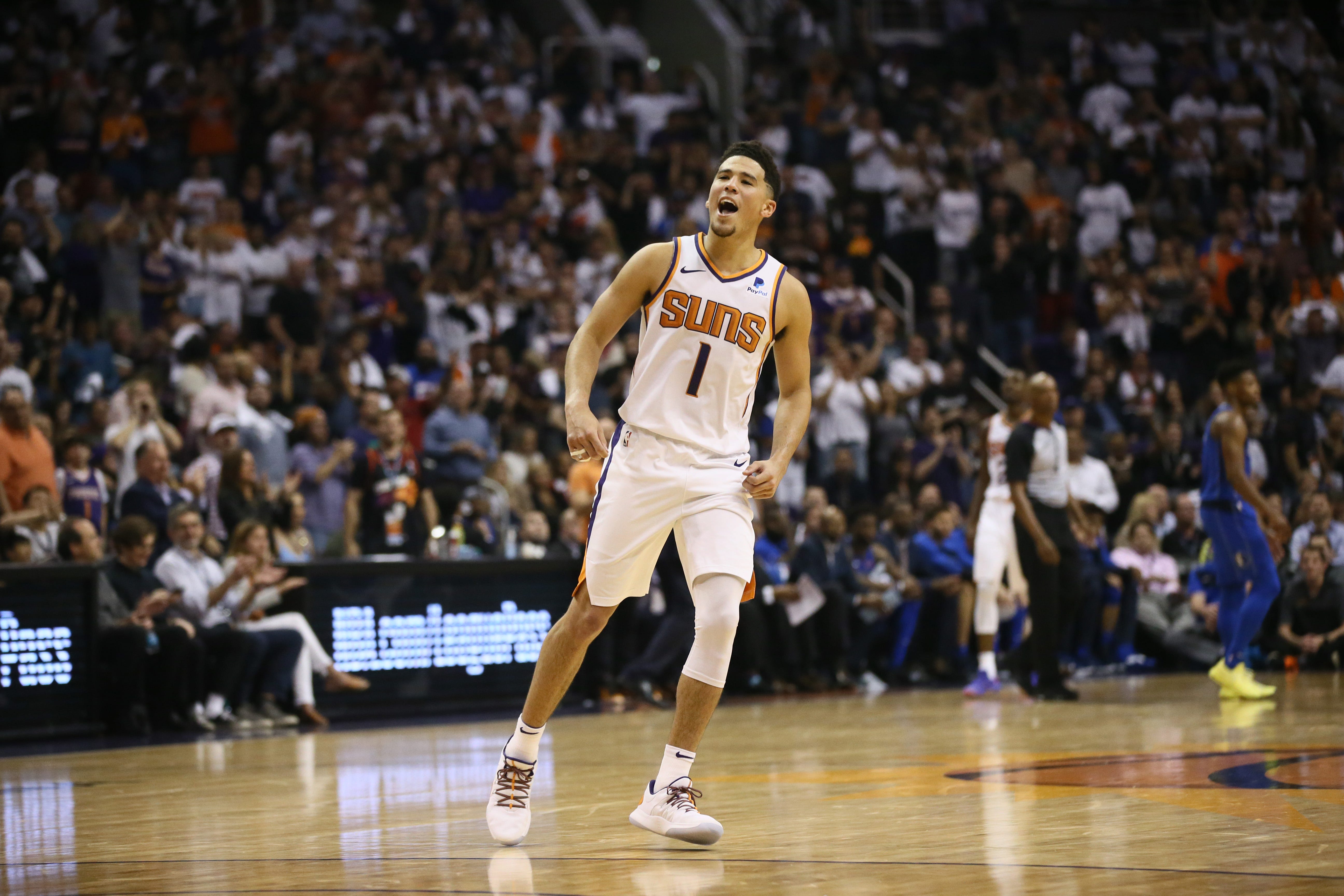 Phoenix Suns' Devin Booker Erupts In 4th Quarter Vs. Dallas Mavericks