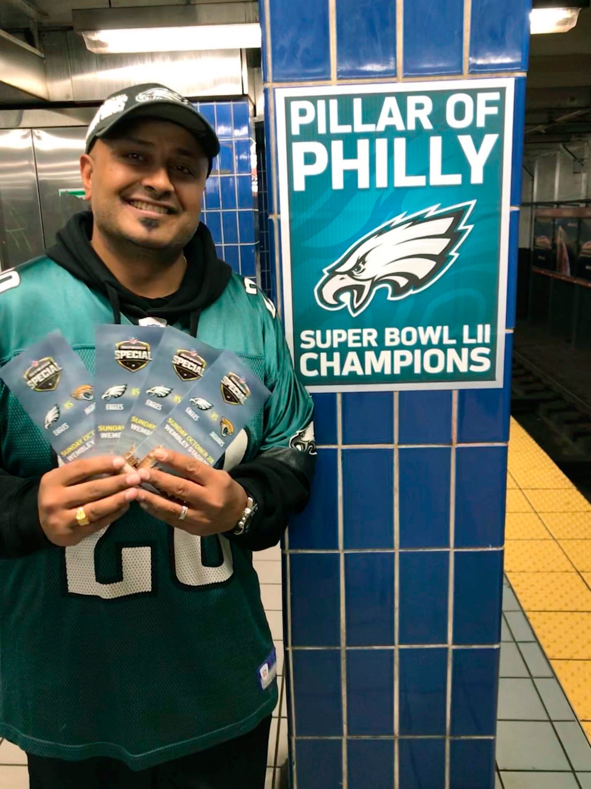 Philadelphia Eagles fan ran into subway finds fame