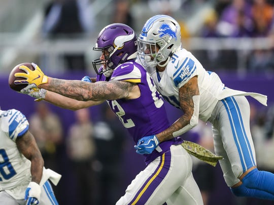 The Vikings, Kyle Rudolph, beat Lions cornerback Teez Tabor in the fourth quarter.