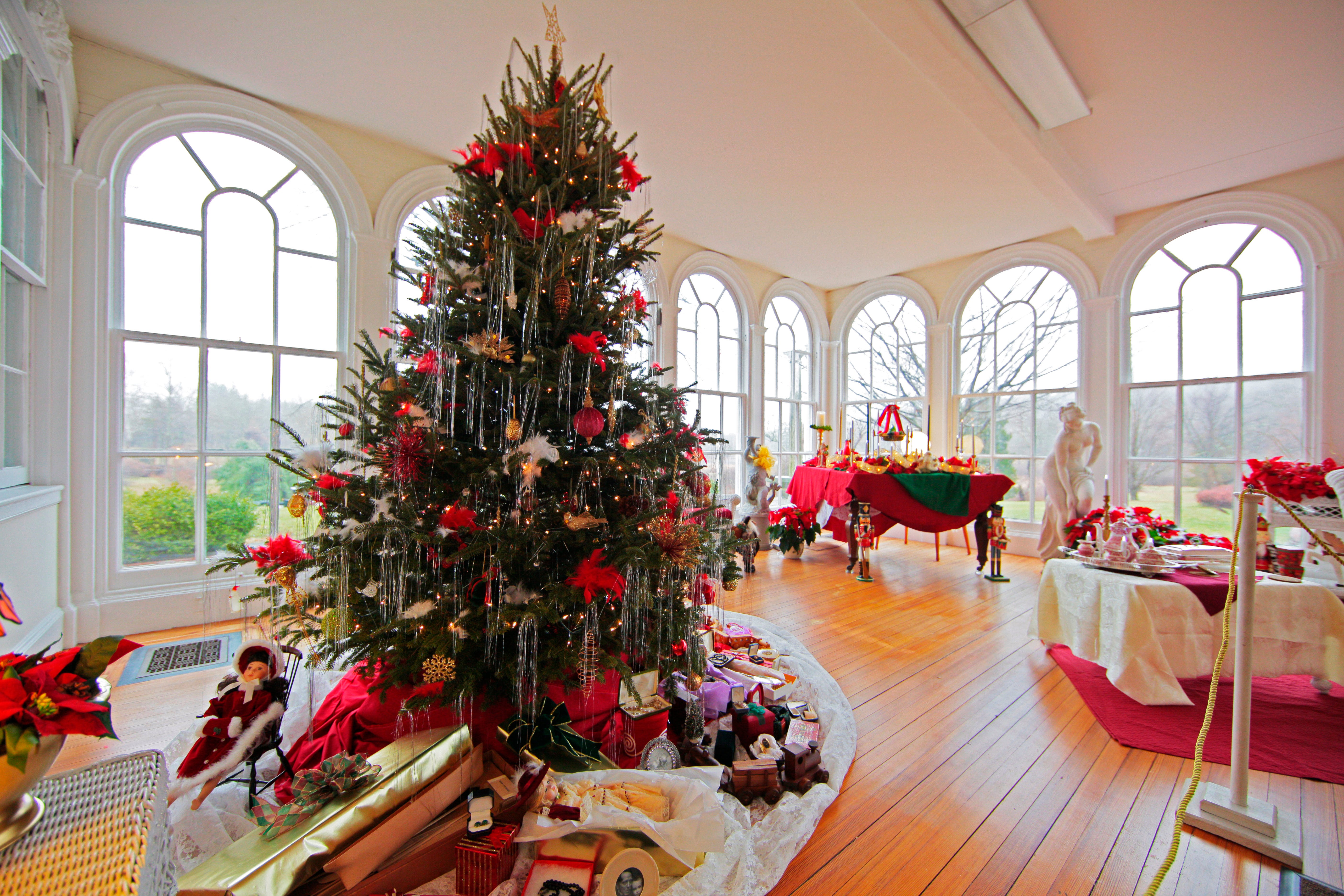 Ringwood's state-owned manors to open for holiday open houses