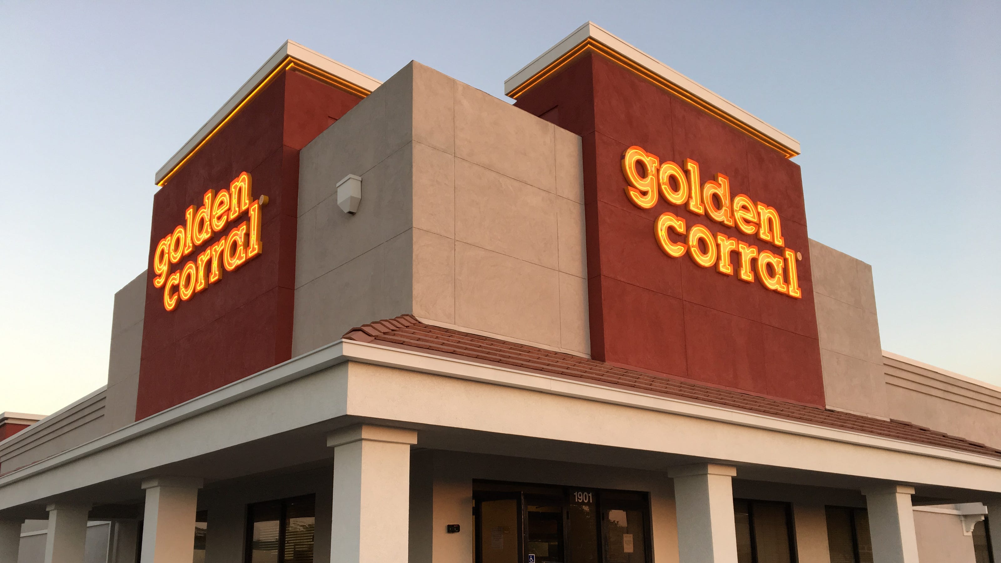 golden corral dining room open