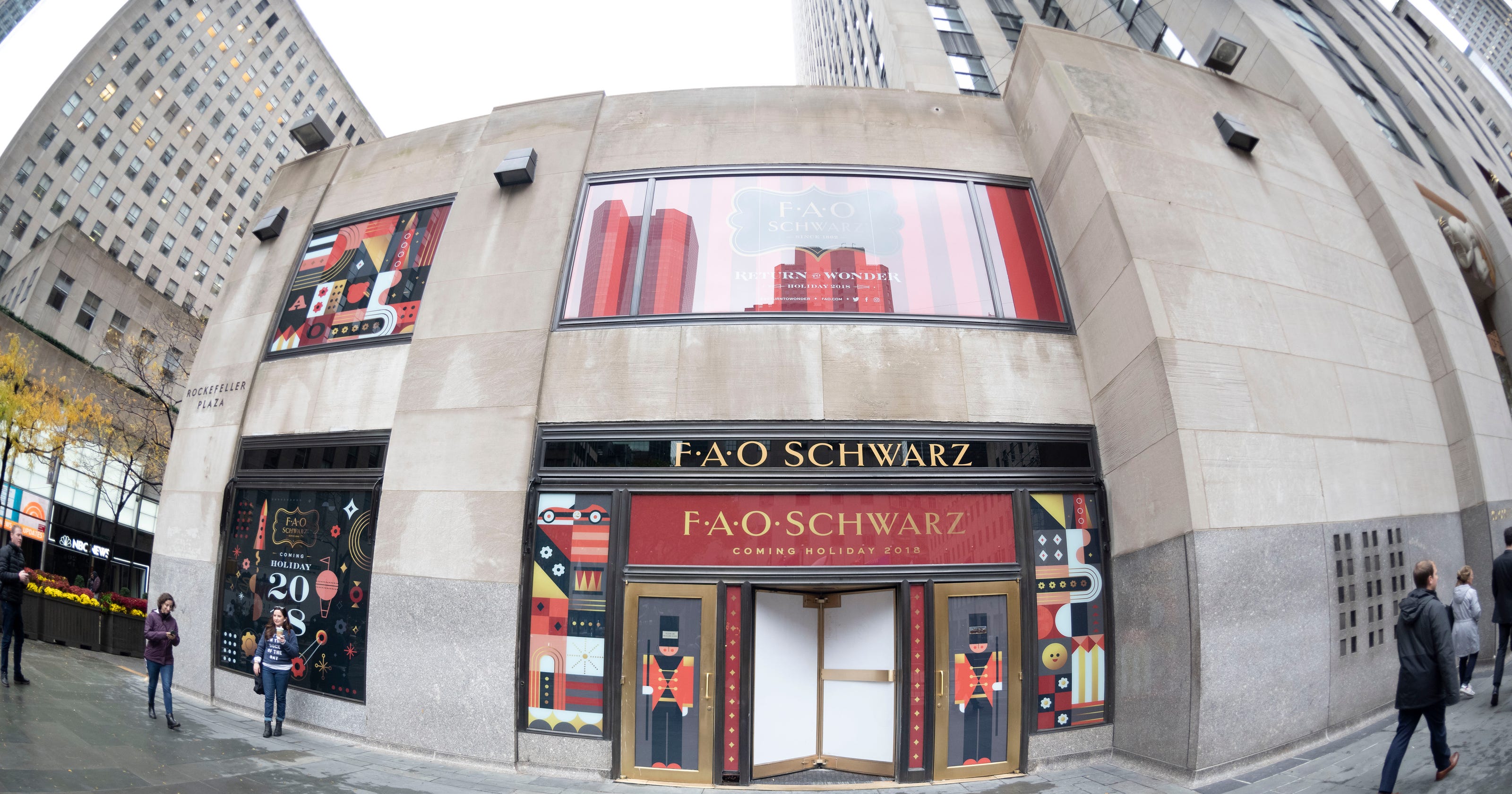 FAO Schwarz reopens in NYC's Rockefeller Plaza