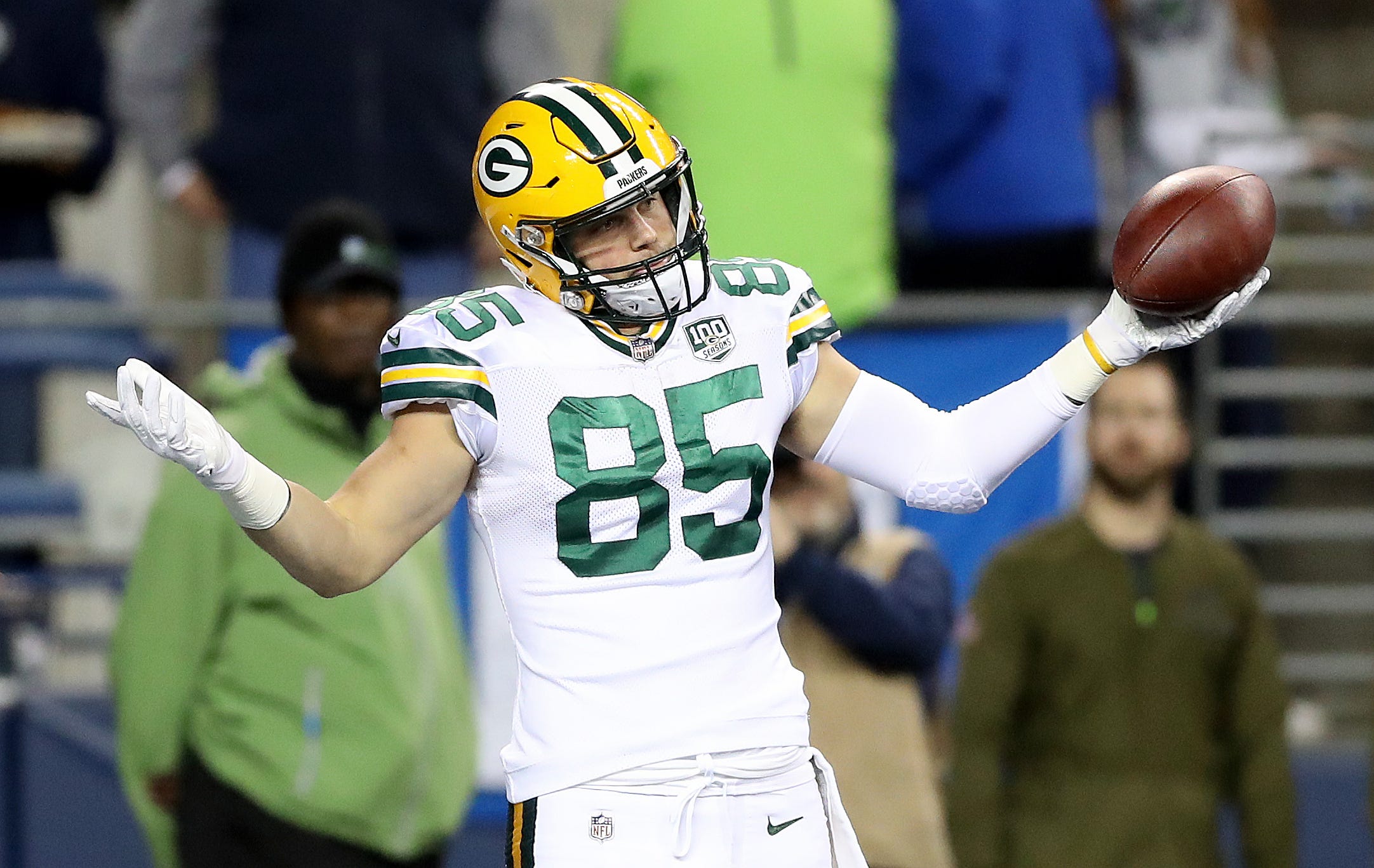 Robert Tonyan Green Bay Packers Unsigned Runs After a Catch Photograph