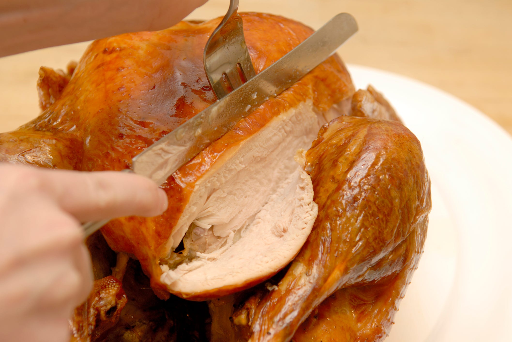 Video How To Carve A Thanksgiving Turkey   6652ea47 Dacc 43aa Bf8f C24f1d569898 GettyImages 172629464 