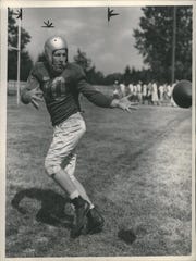 John Greene had six catches for 110 yards and two touchdowns against the Bears on Thanksgiving Day 1947.