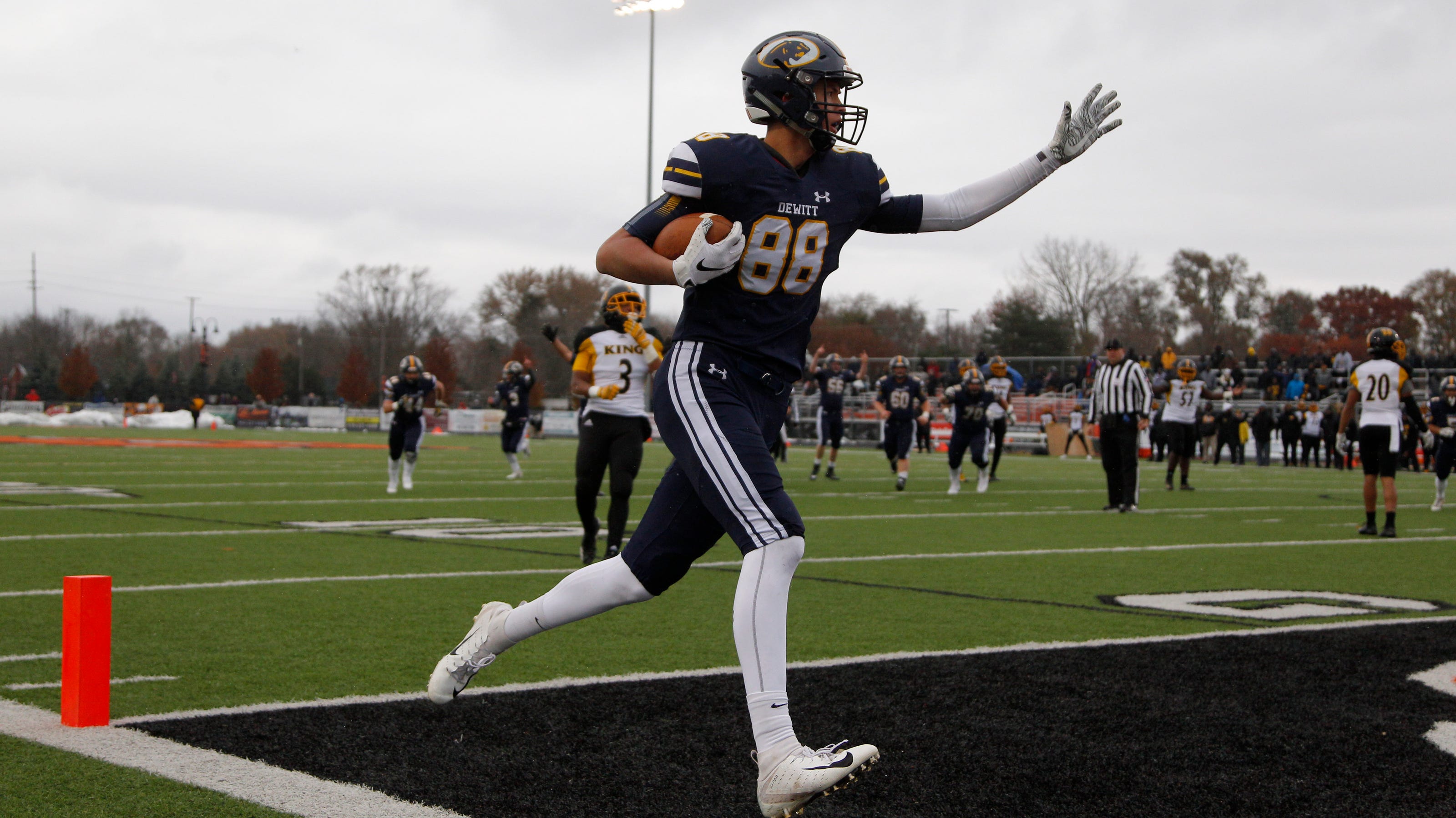 DeWitt tight end Mason Gilbert headed to Eastern Kentucky