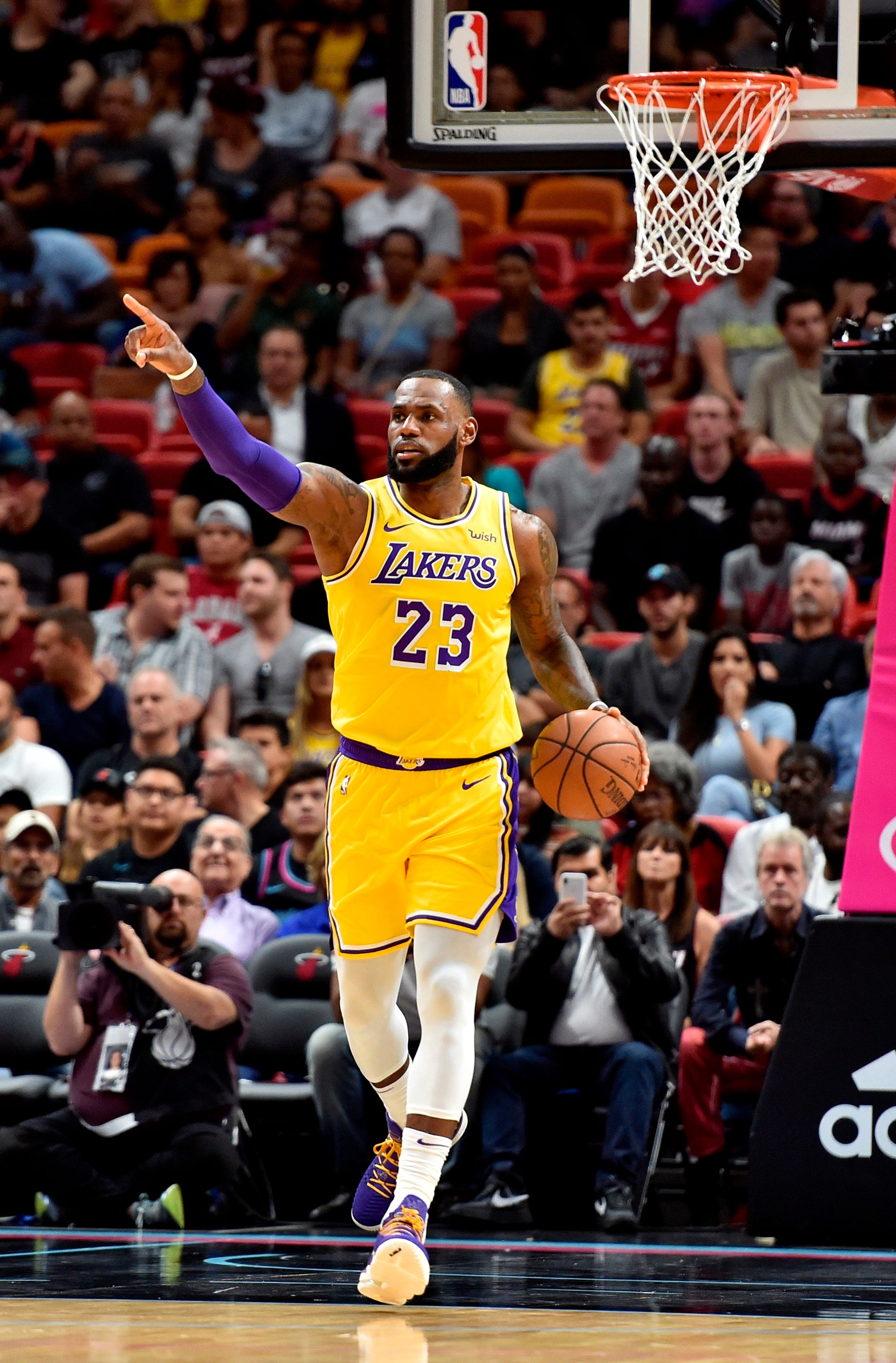 LeBron James notches 51 points after 