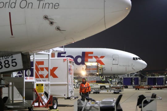 Fedex Ups Take Different Paths In Amazon Relationship