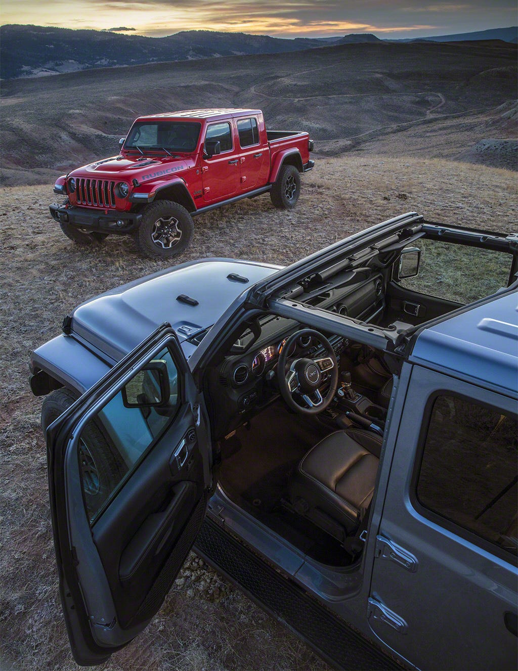 Jeep Gladiator mid-size pickup enters battle