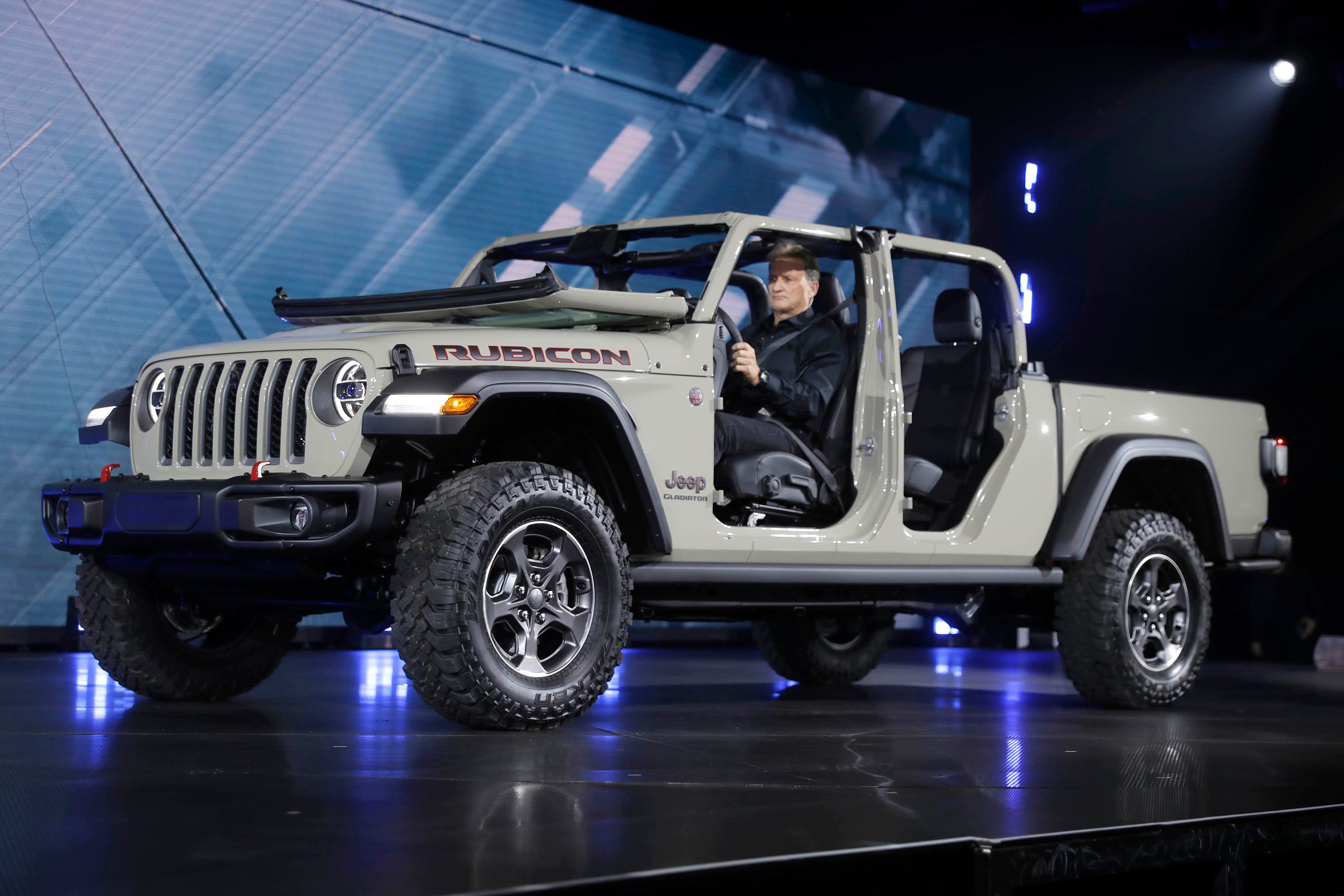 Jeep Gladiator Reveal New Truck Debuts At La Auto Show