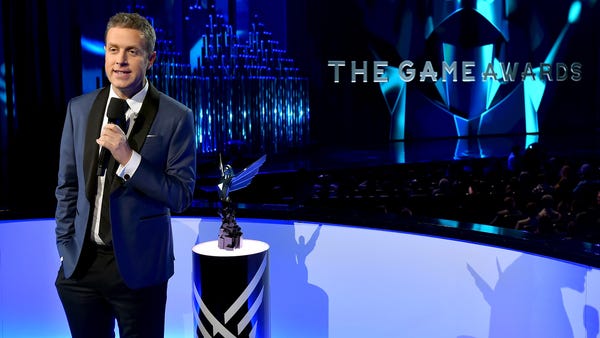 Host Geoff Keighley onstage at the 2017 Game...