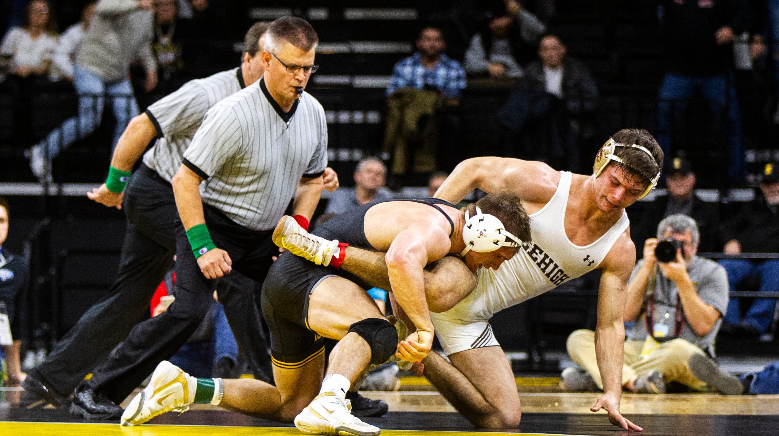 Wrestling Bonus points lead Hawkeyes to win over Lehigh