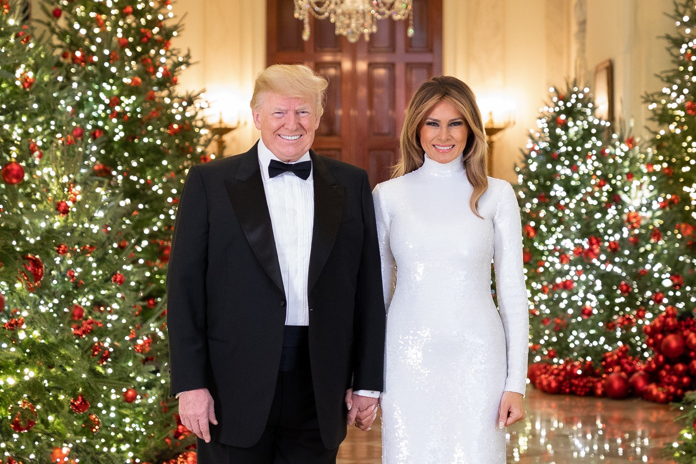 Trump signs executive order giving employees time off on Christmas Eve