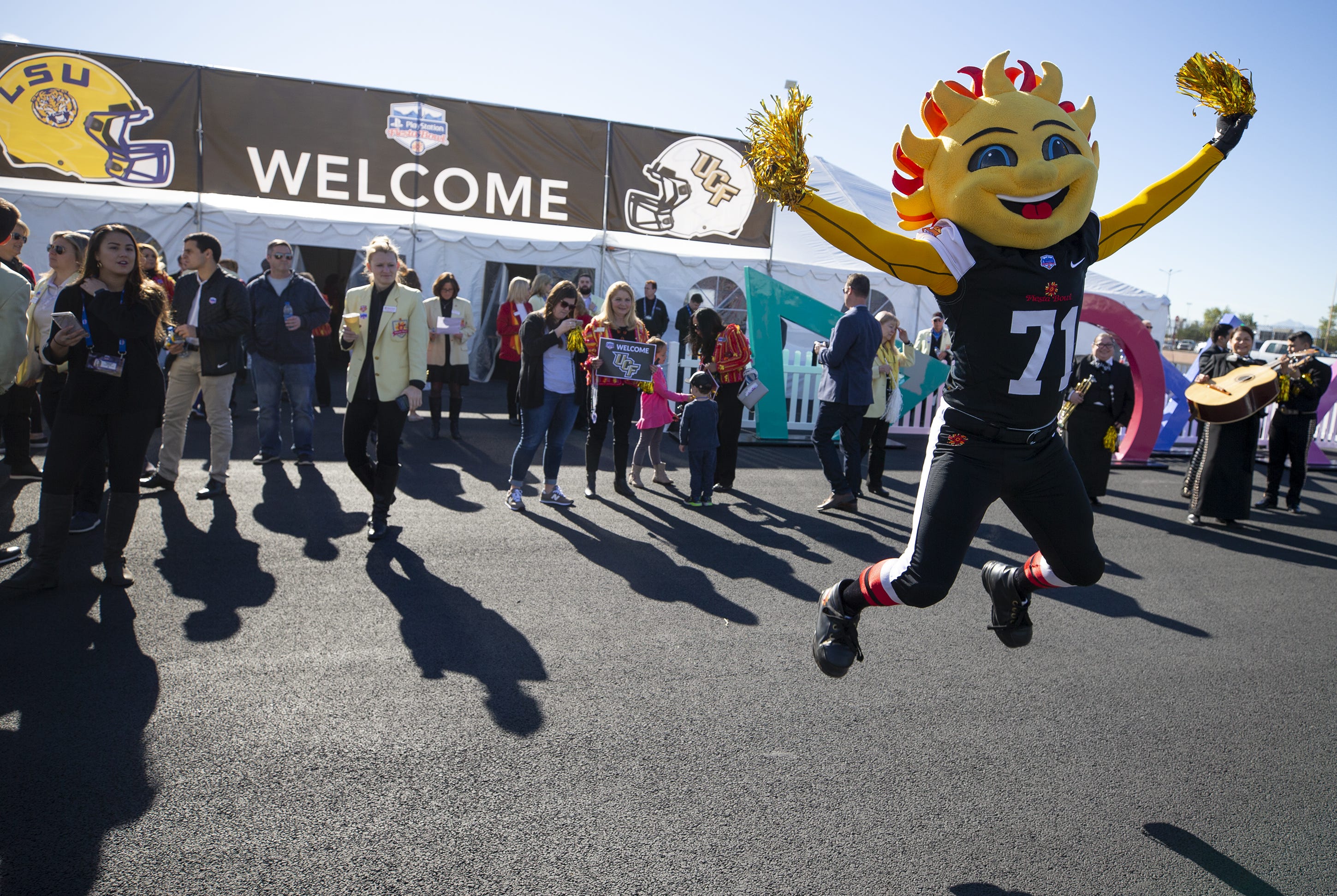 Fiesta Bowl Parade 2018 Road Restrictions In Phoenix