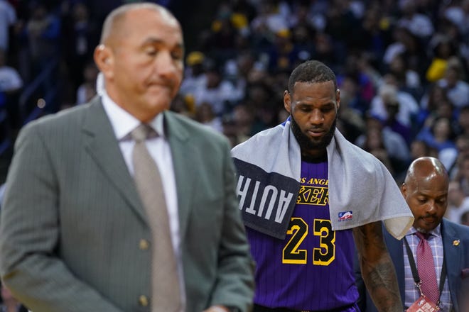 Los Angeles Lakers Lebron James Injury Puts Season In Danger