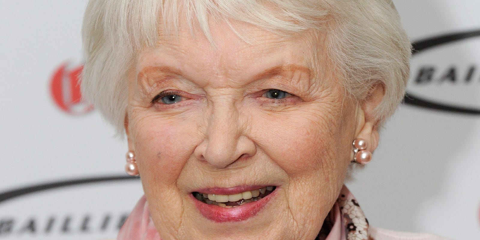 1415px x 800px - Actress June Whitfield, 'Absolutely Fabulous' matriarch ...