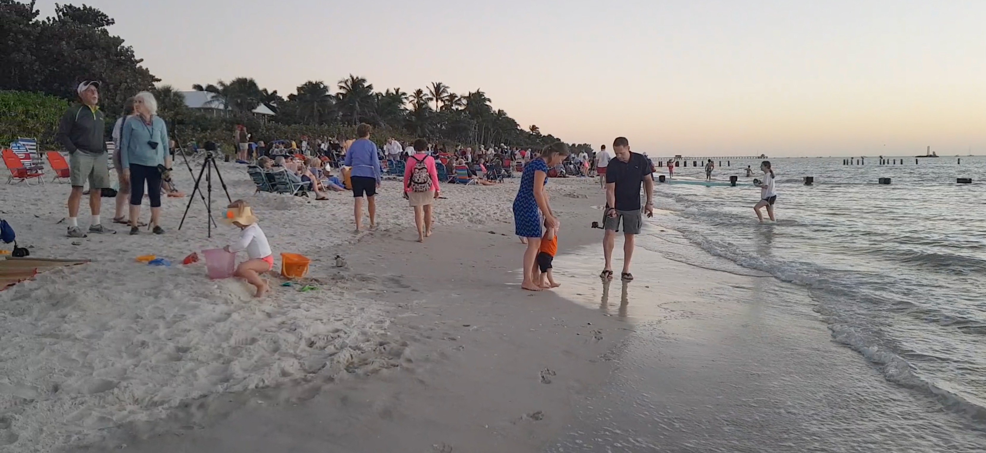 New Year's Eve fireworks show in Naples Video from the Pier