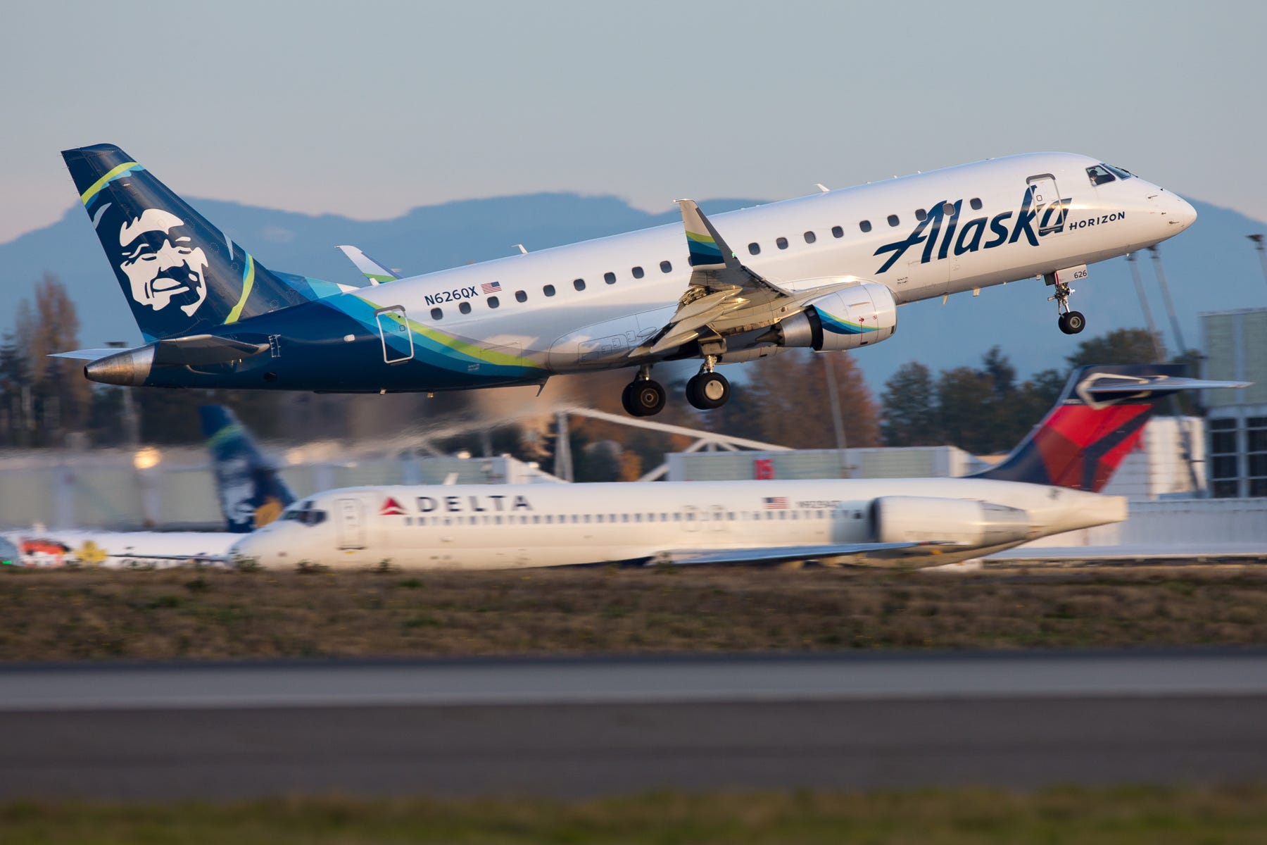 alaska airlines flight status