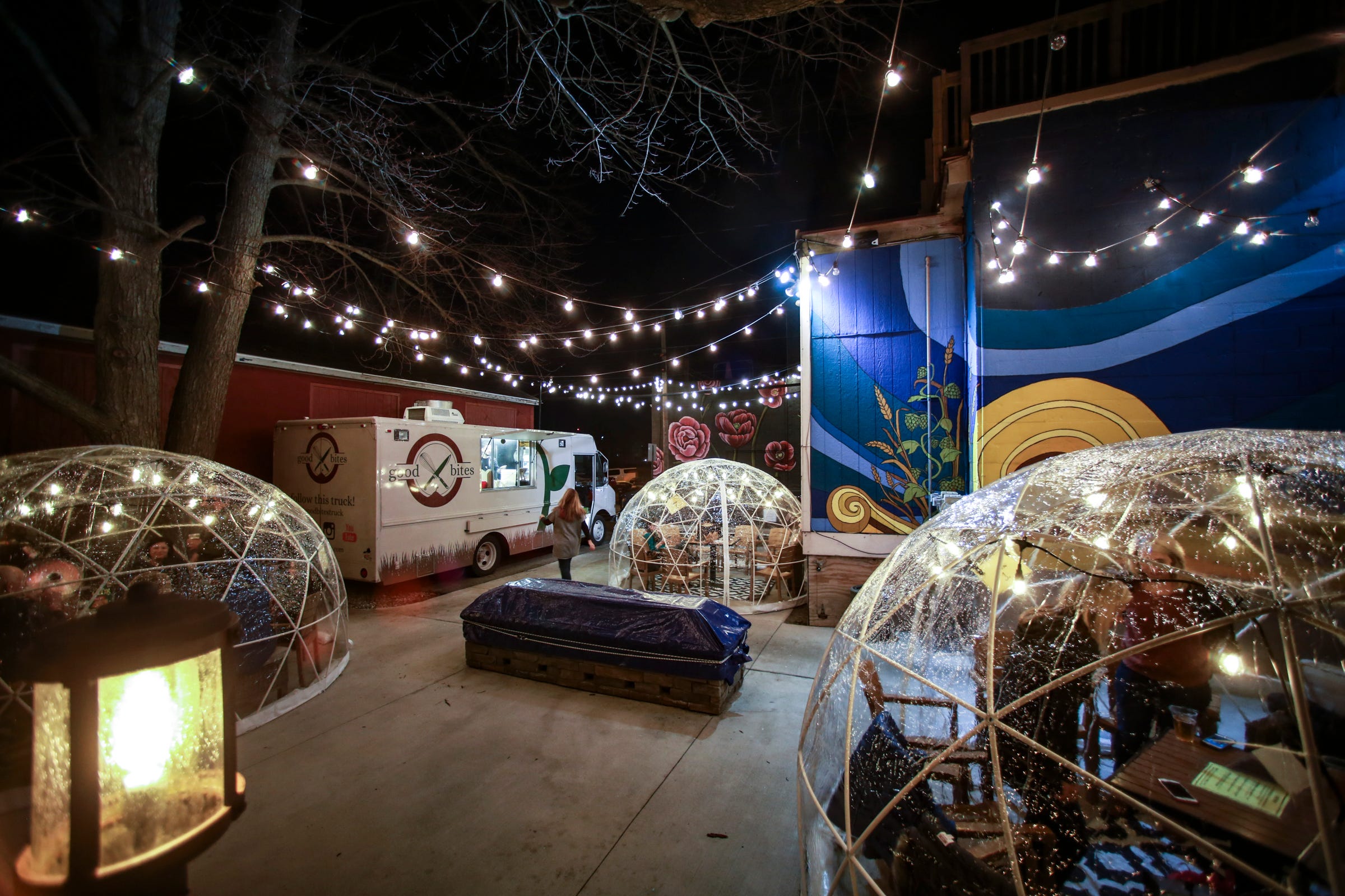 igloos at lumen detroit