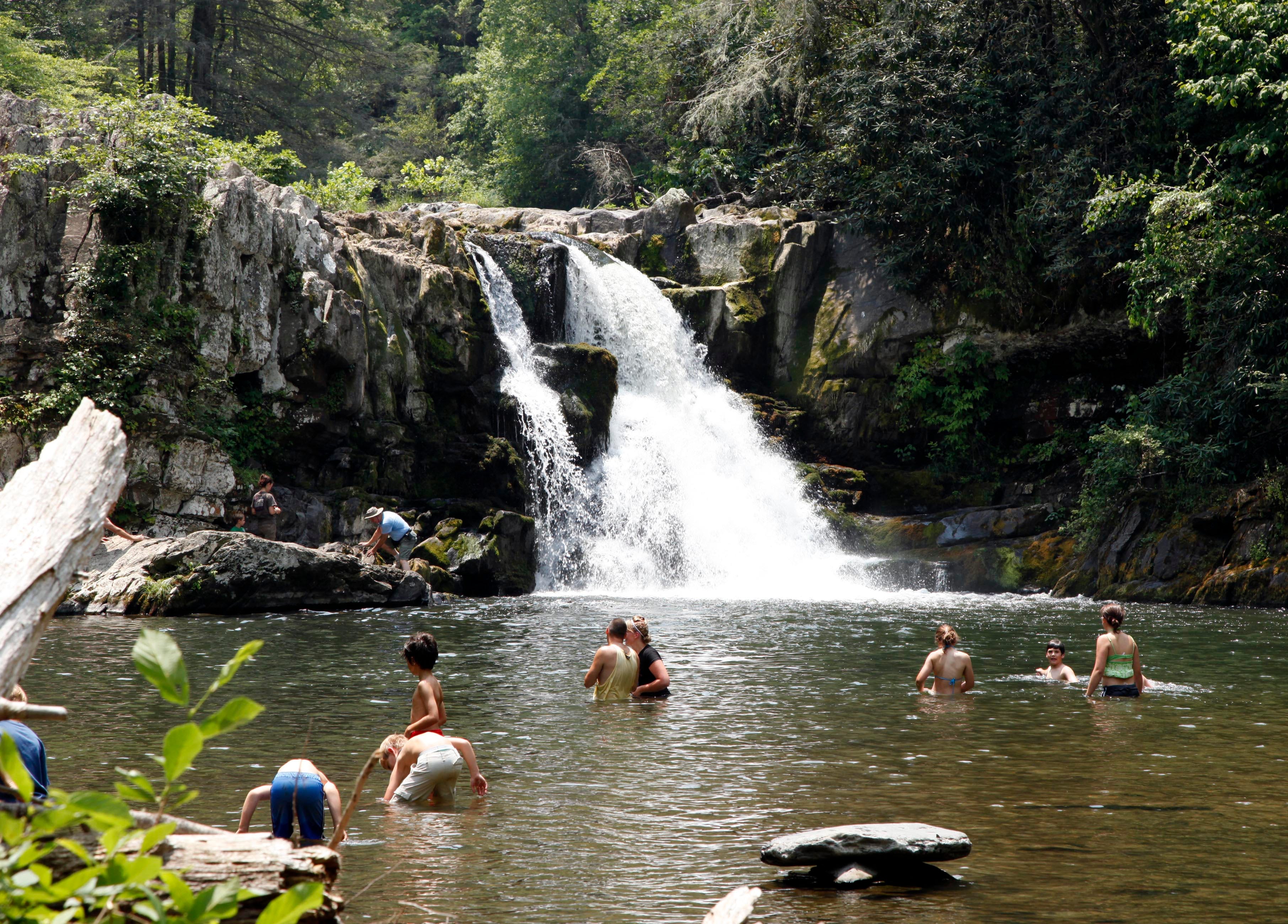 cades cove hike to laurel falls