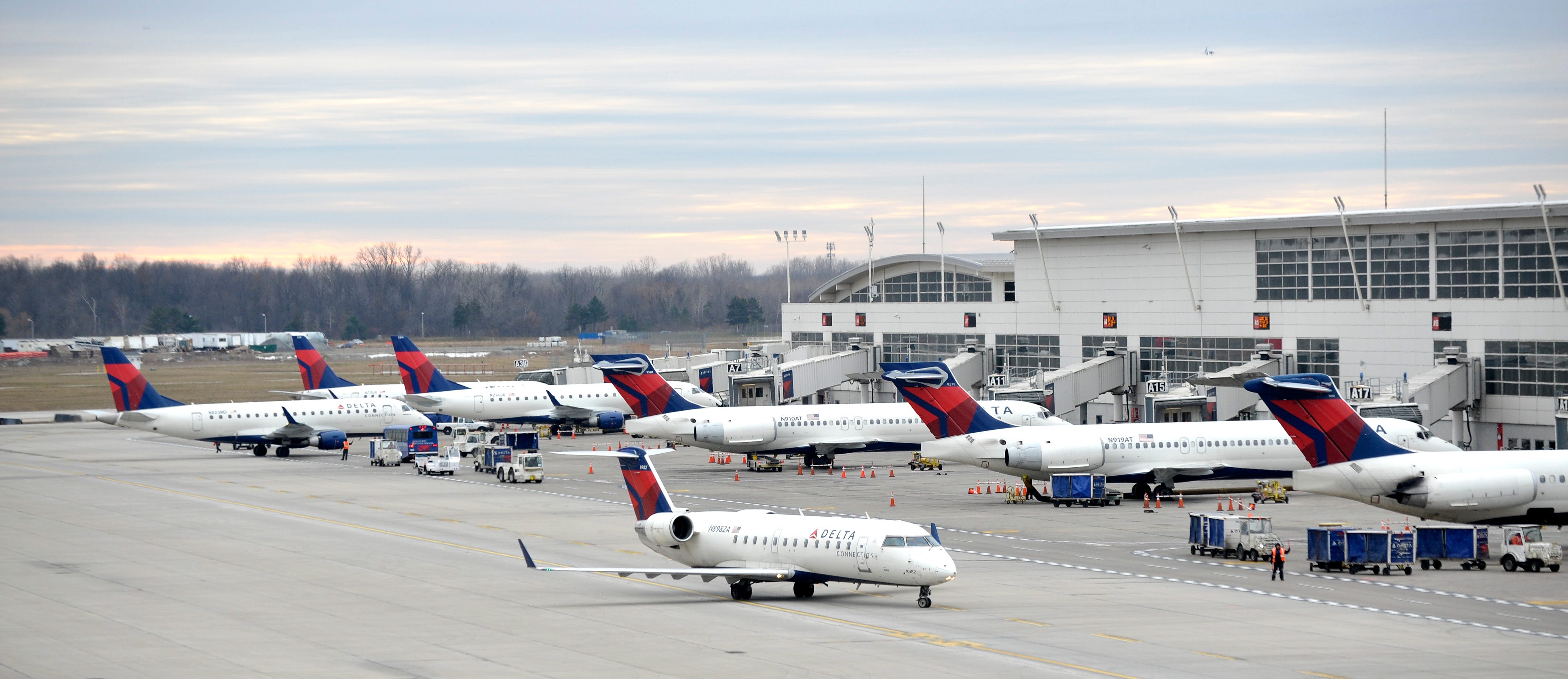 what city is the detroit metro airport in