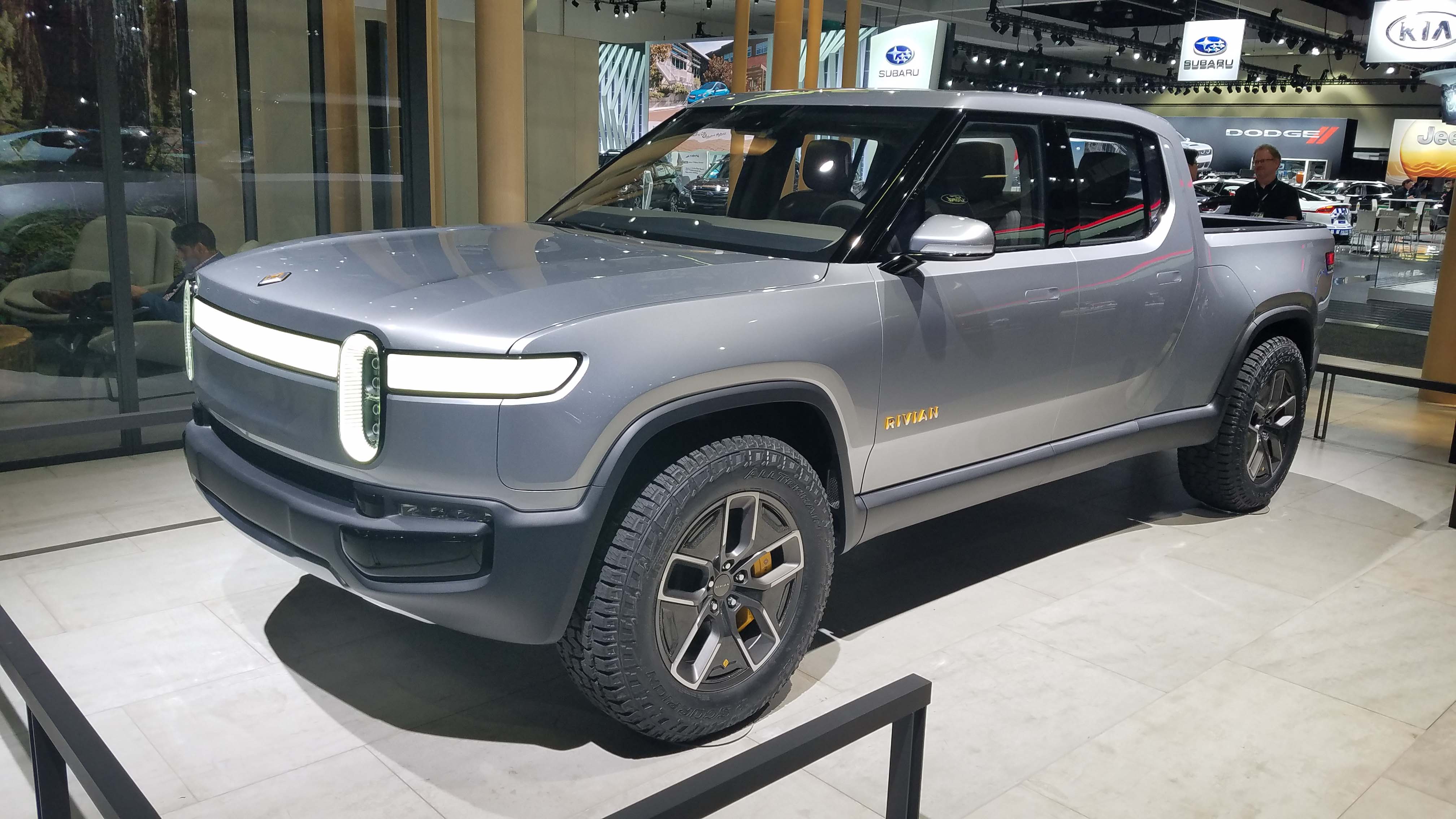 Rivian R1T Pickup Reportedly Gets GM-Amazon Investment