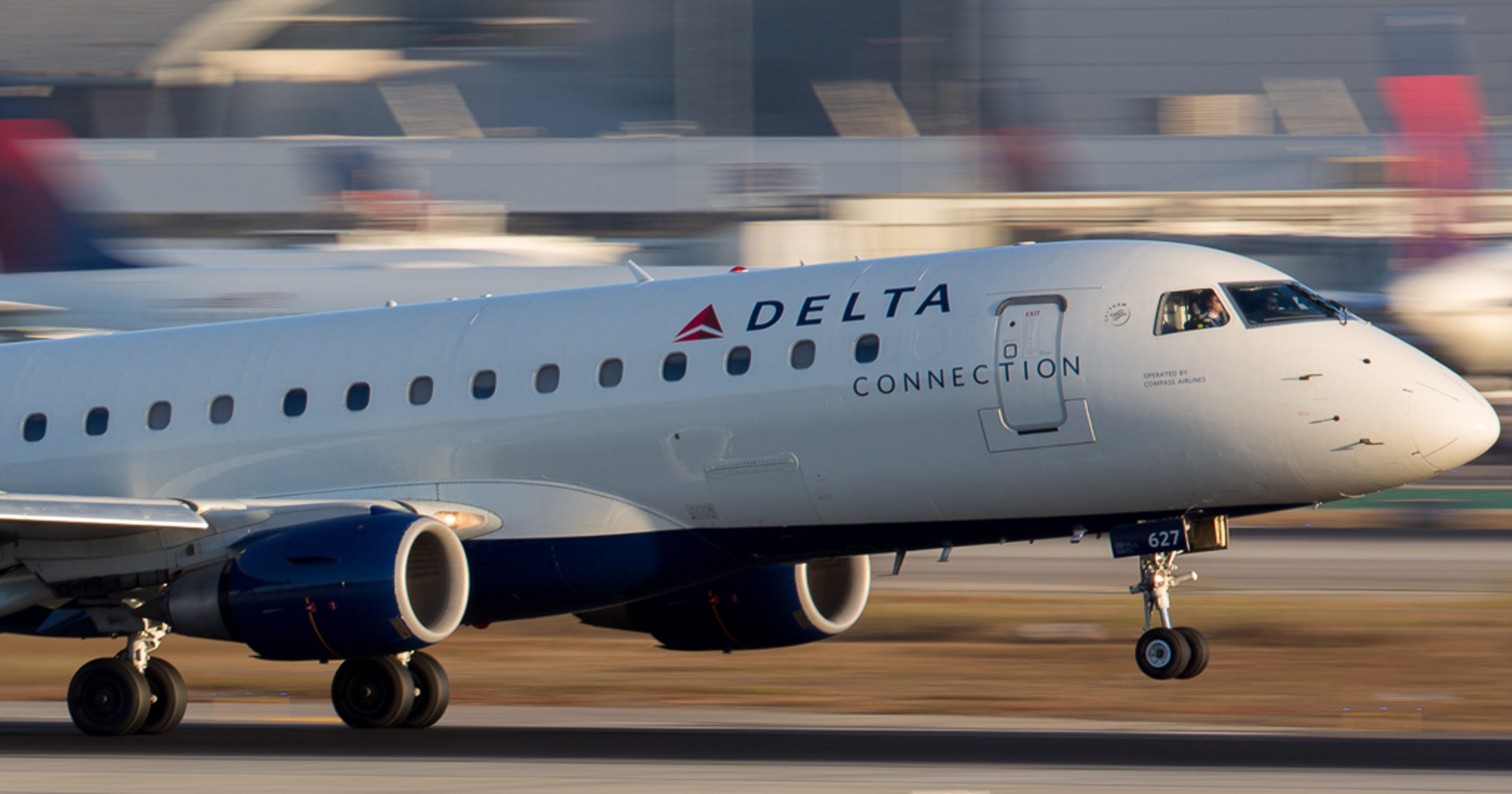 Delta flight turbulence injures 5, aircraft makes emergency landing