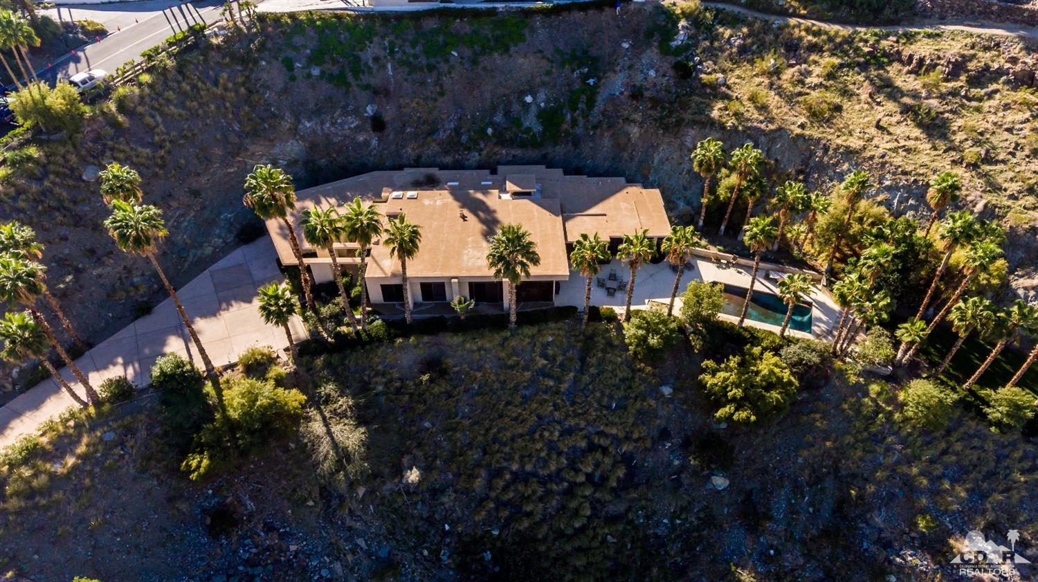 Suzanne Somers Buys Palm Springs Home For $2.35 Million