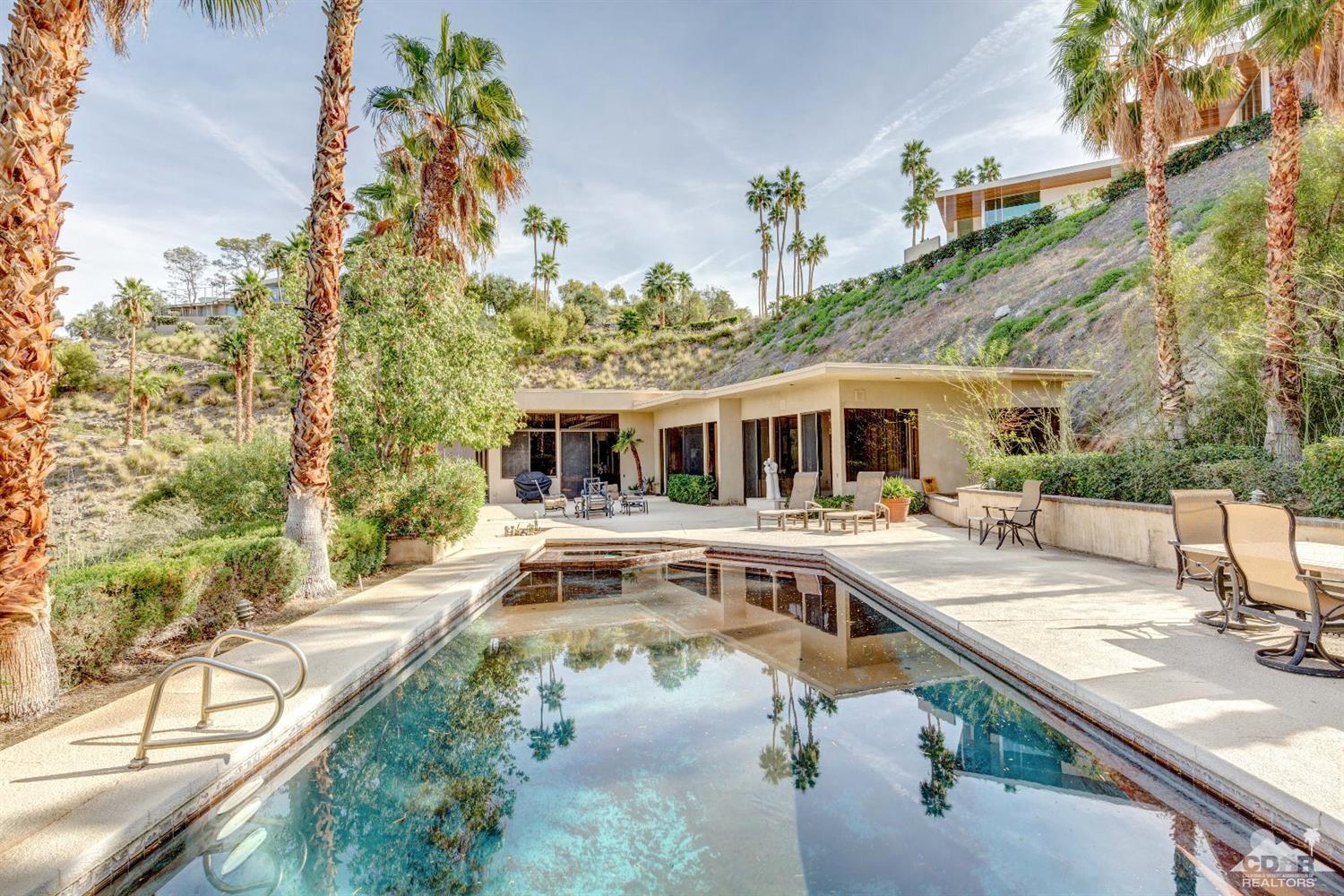 Suzanne Somers To 'downsize' From Palm Springs Home To $2.35 Million House