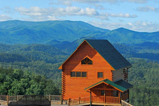 Dolly Parton A Guide To Her Properties In Pigeon Forge And Beyond