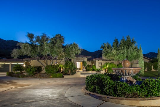 Former Arizona Diamondbacks pitcher J.J. Putz has listed his Paradise Valley home for $3M